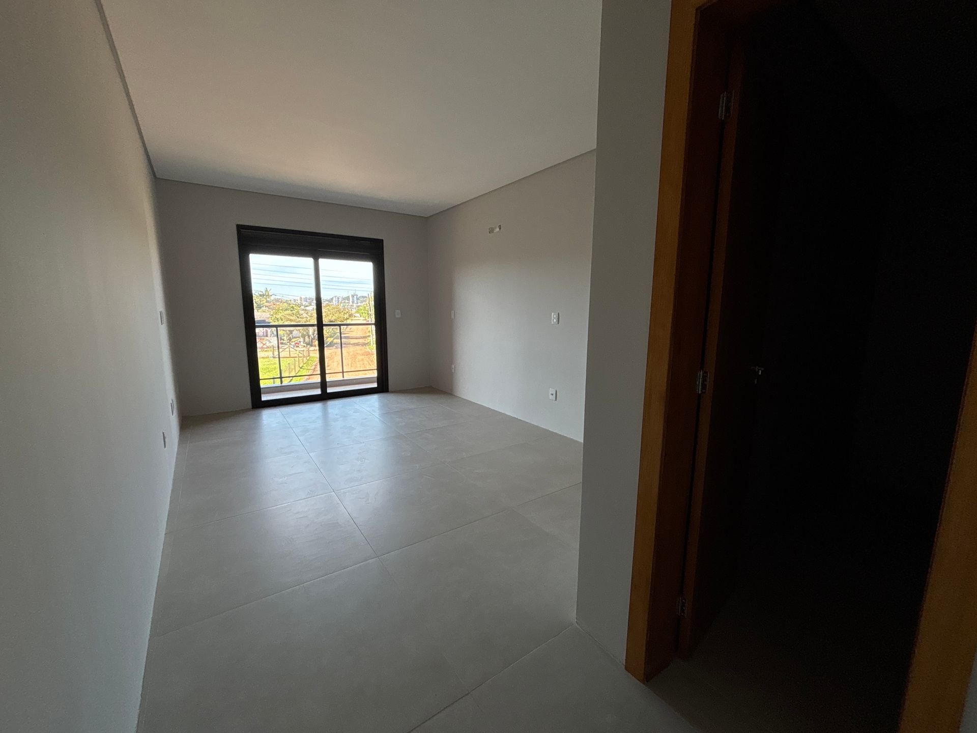 Sobrado Duplex 2 quartos sendo 2 suítes para venda no bairro Igra Sul em Torres