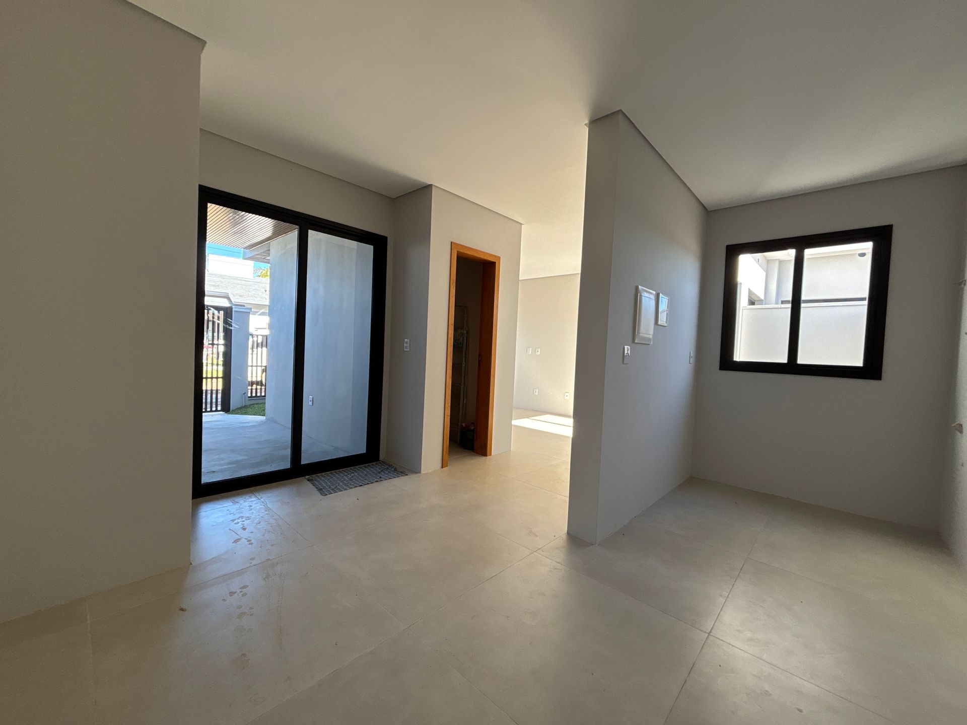 Sobrado Duplex 2 quartos sendo 2 suítes para venda no bairro Igra Sul em Torres