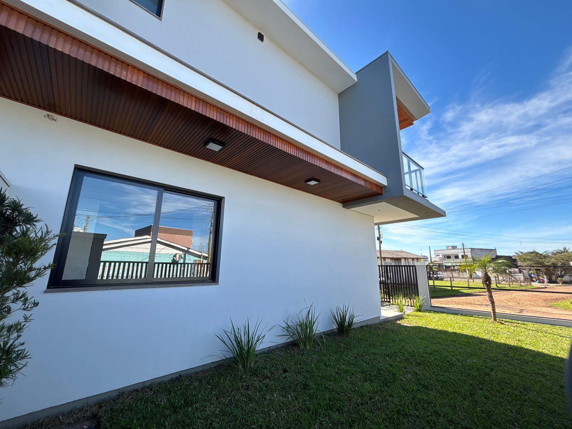 Sobrado Duplex 2 quartos sendo 2 suítes para venda no bairro Igra Sul em Torres