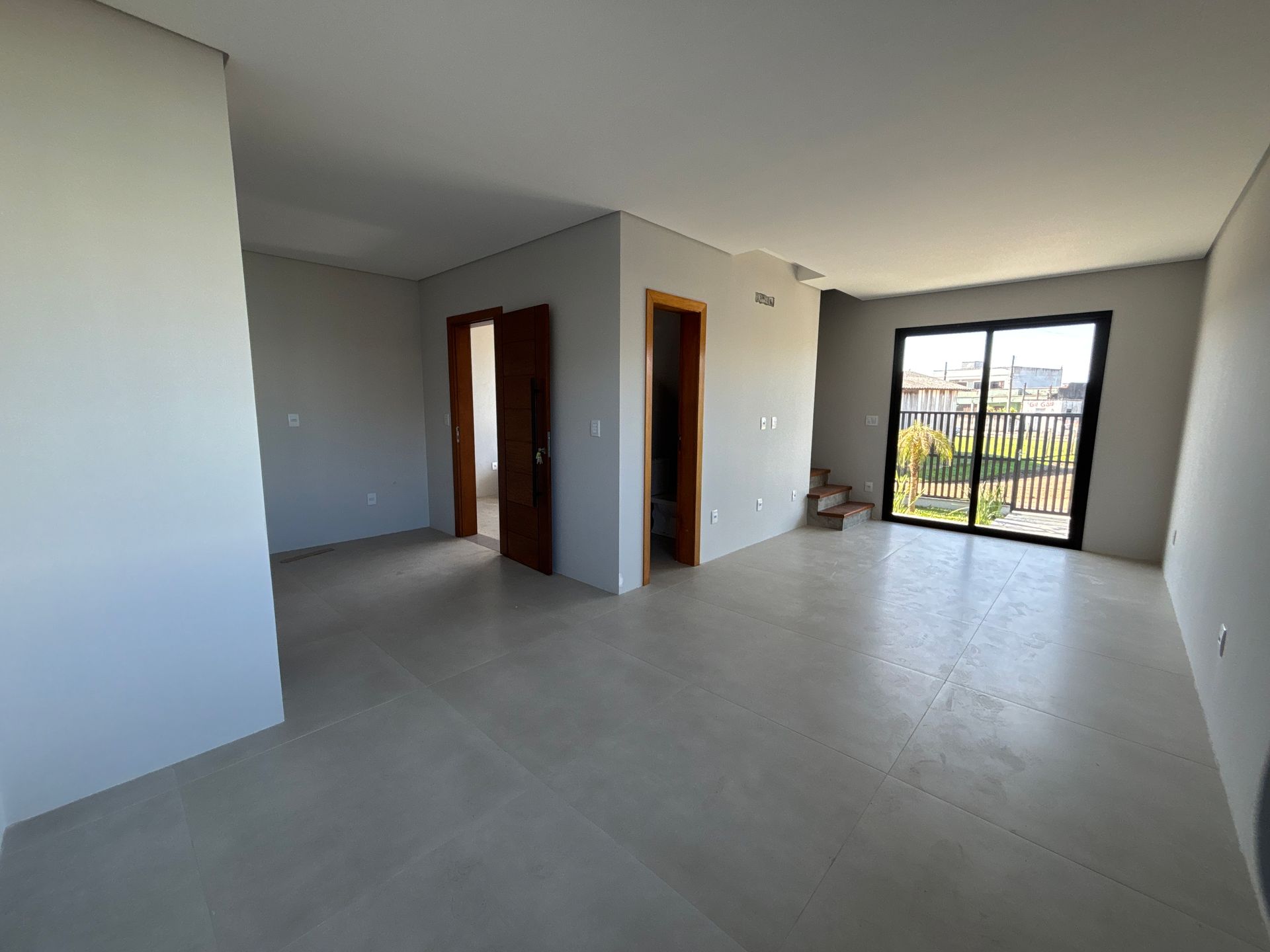 Sobrado Duplex 2 quartos sendo 2 suítes para venda no bairro Igra Sul em Torres