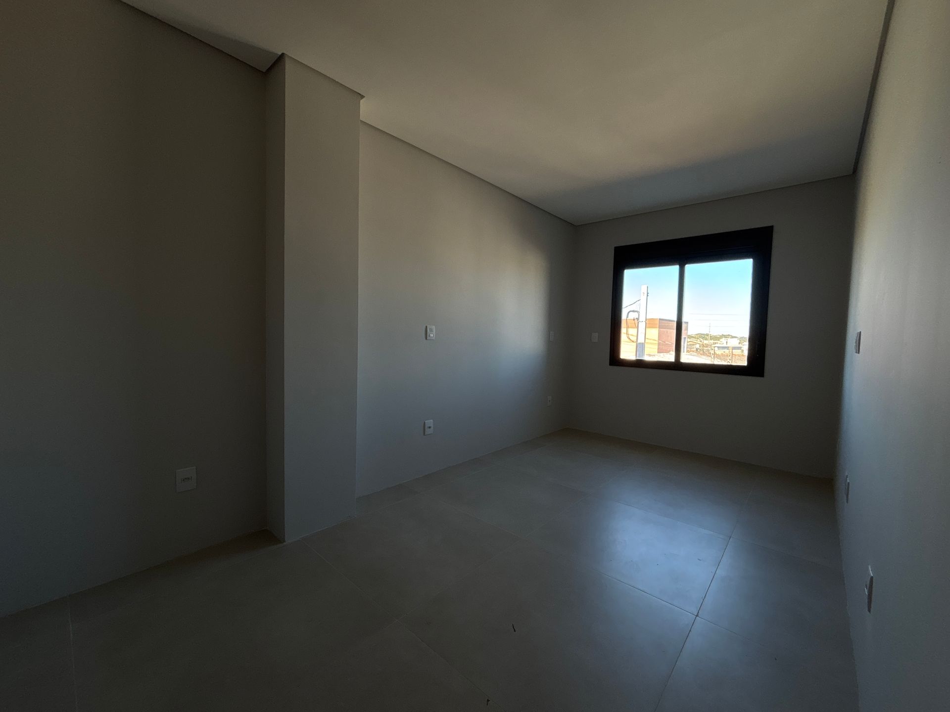 Sobrado Duplex 2 quartos sendo 2 suítes para venda no bairro Igra Sul em Torres