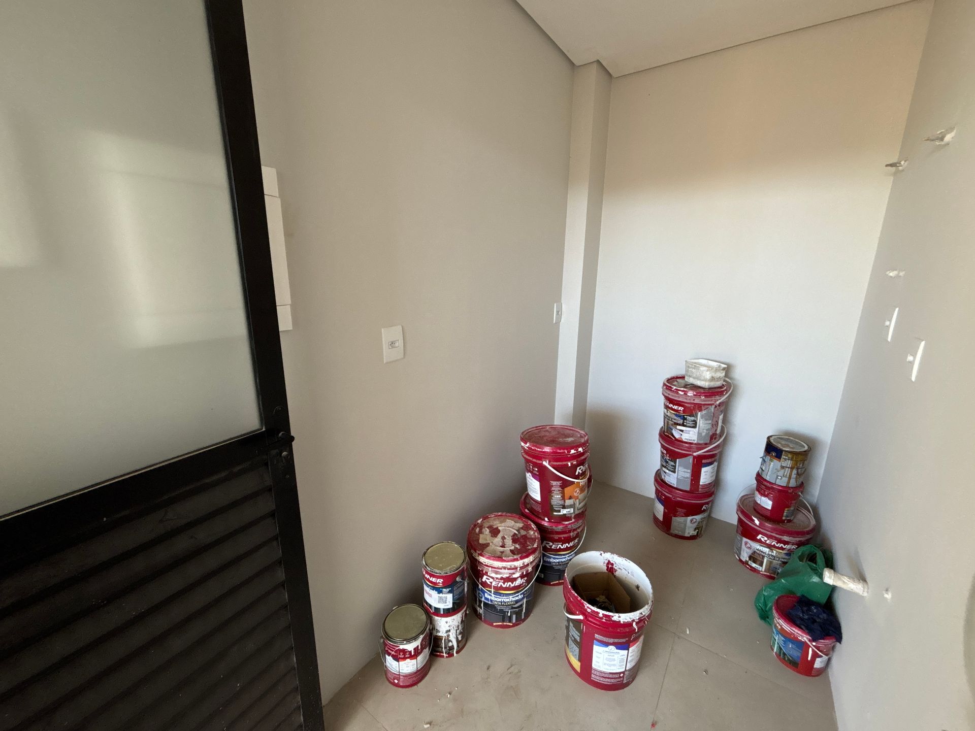 Sobrado Duplex 2 quartos sendo 2 suítes para venda no bairro Igra Sul em Torres