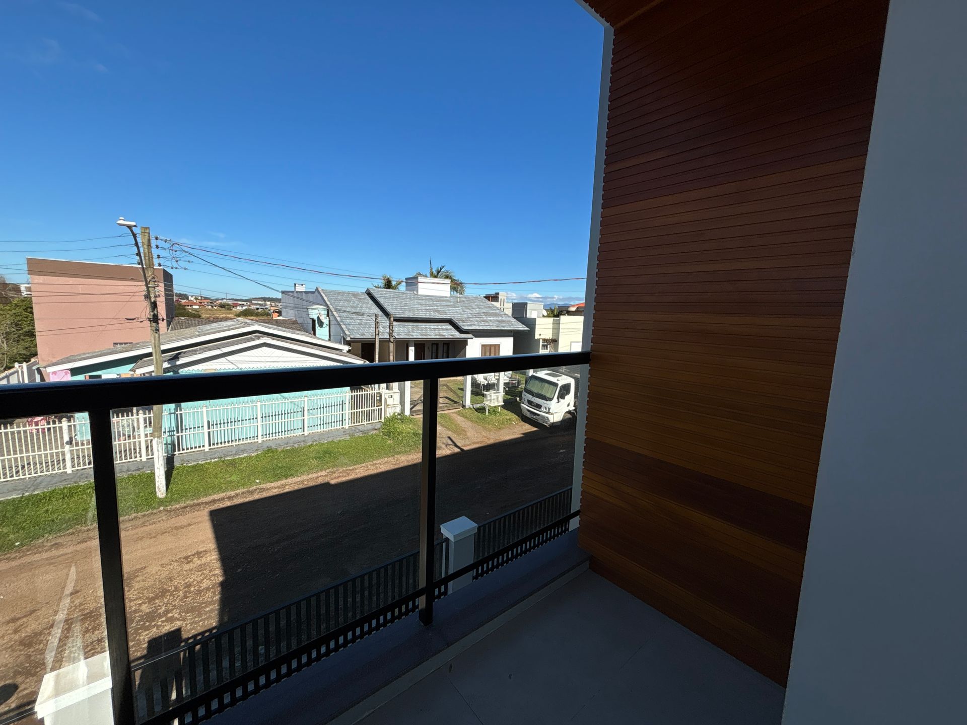 Sobrado Duplex 2 quartos sendo 2 suítes para venda no bairro Igra Sul em Torres
