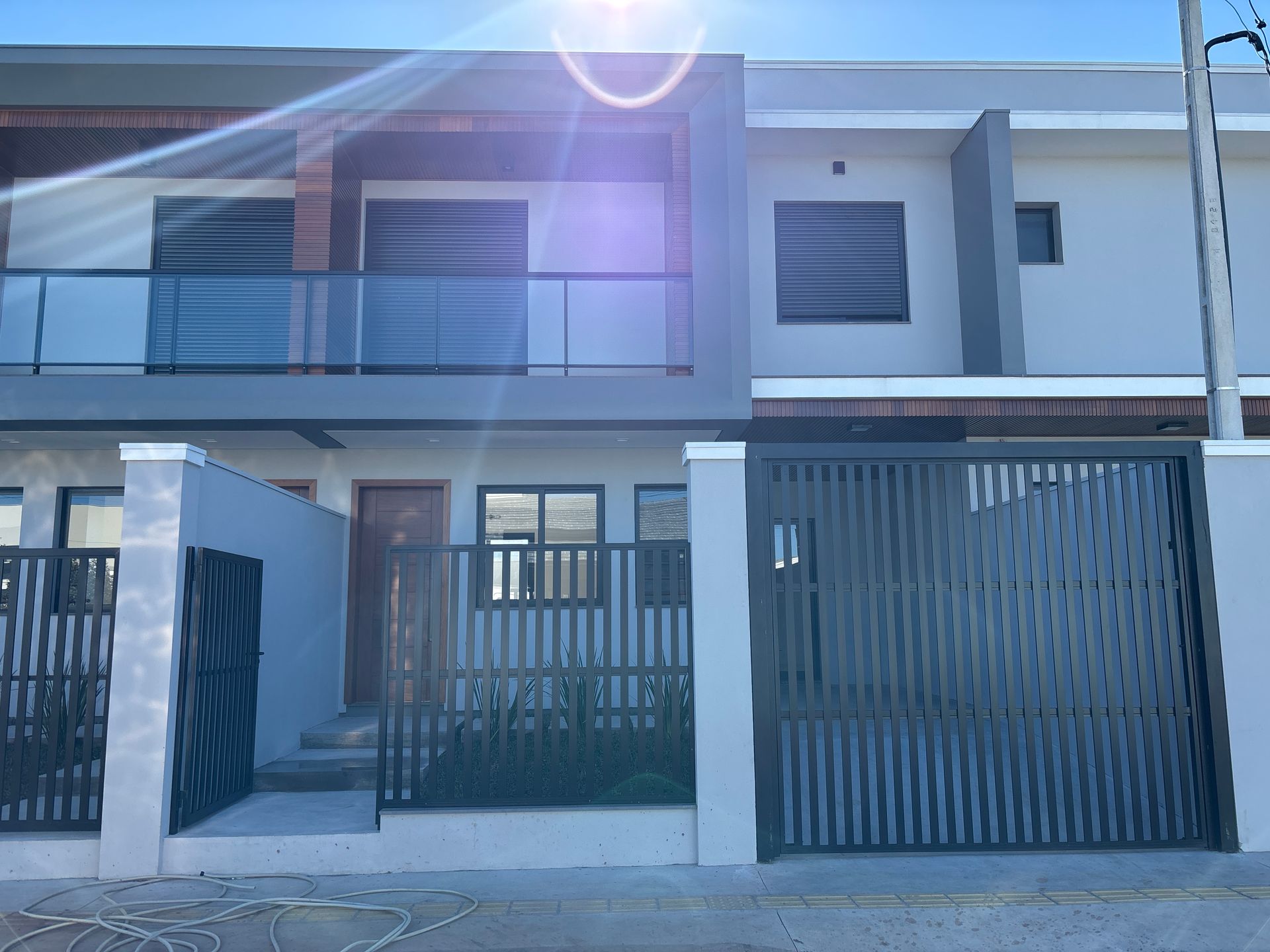 Sobrado Duplex 2 quartos sendo 2 suítes para venda no bairro Igra Sul em Torres