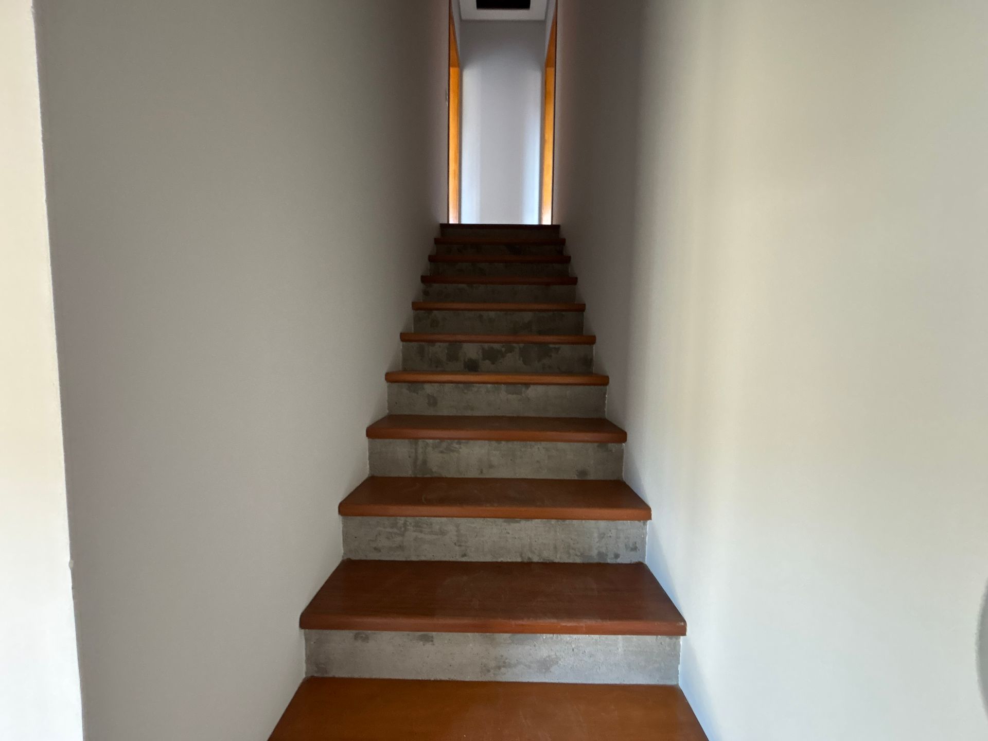 Sobrado Duplex 2 quartos sendo 2 suítes para venda no bairro Igra Sul em Torres