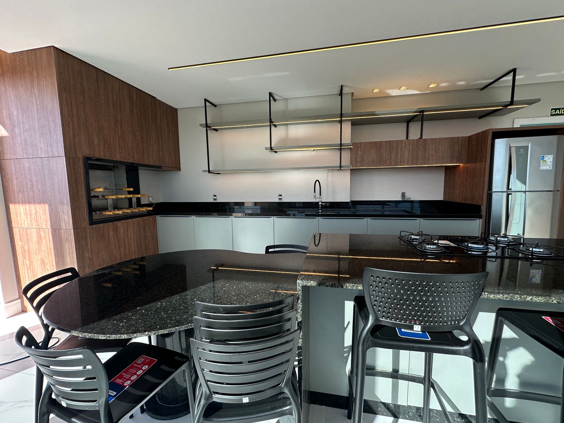 Apartamento 3 quartos sendo 1 suíte para venda no bairro Annes em Passo Fundo