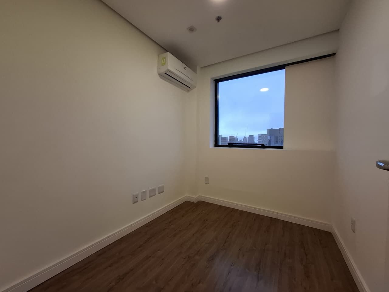 Sala Comercial Aérea para venda no bairro Auxiliadora em Porto Alegre