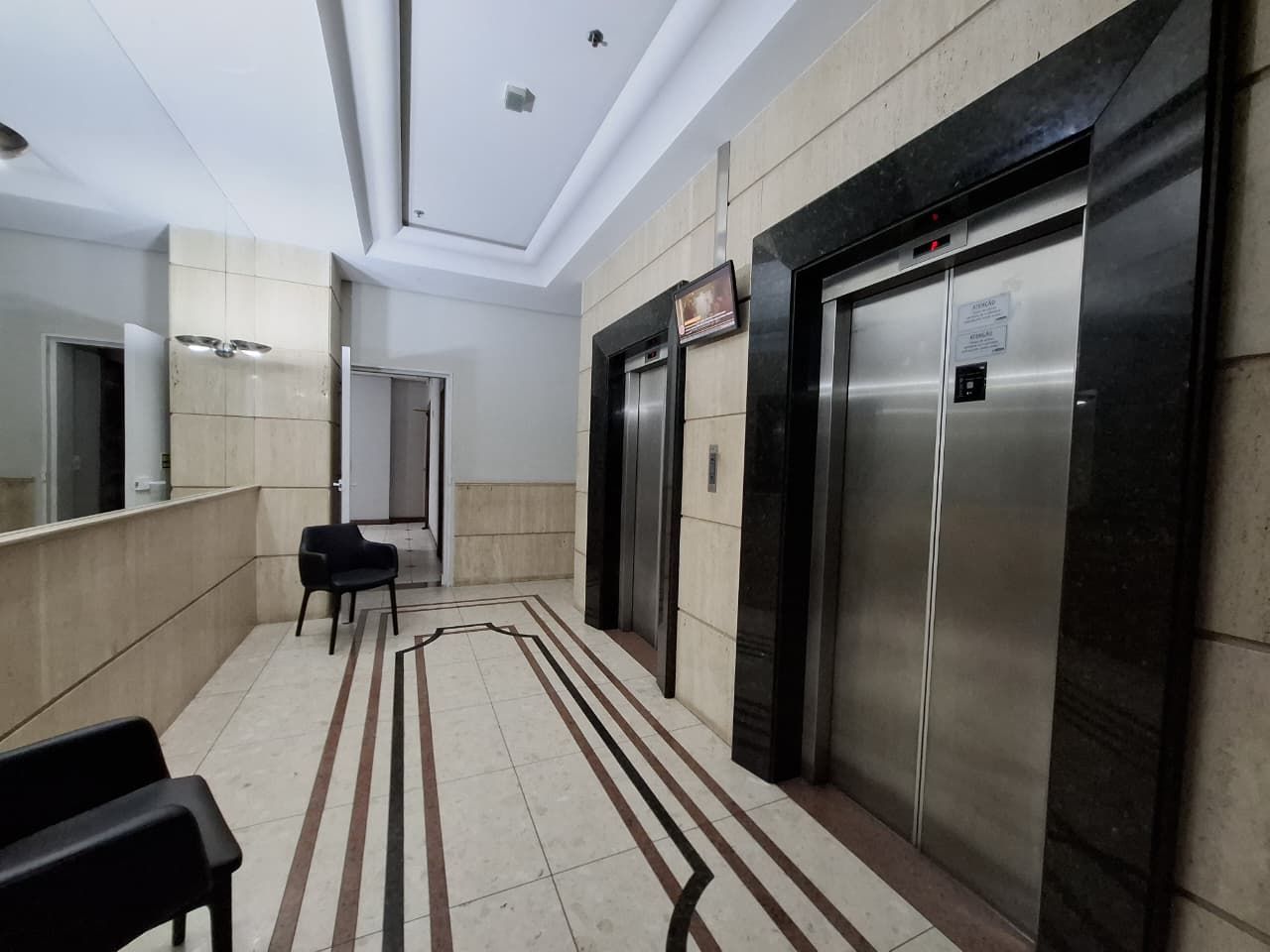 Sala Comercial Aérea para venda no bairro Auxiliadora em Porto Alegre