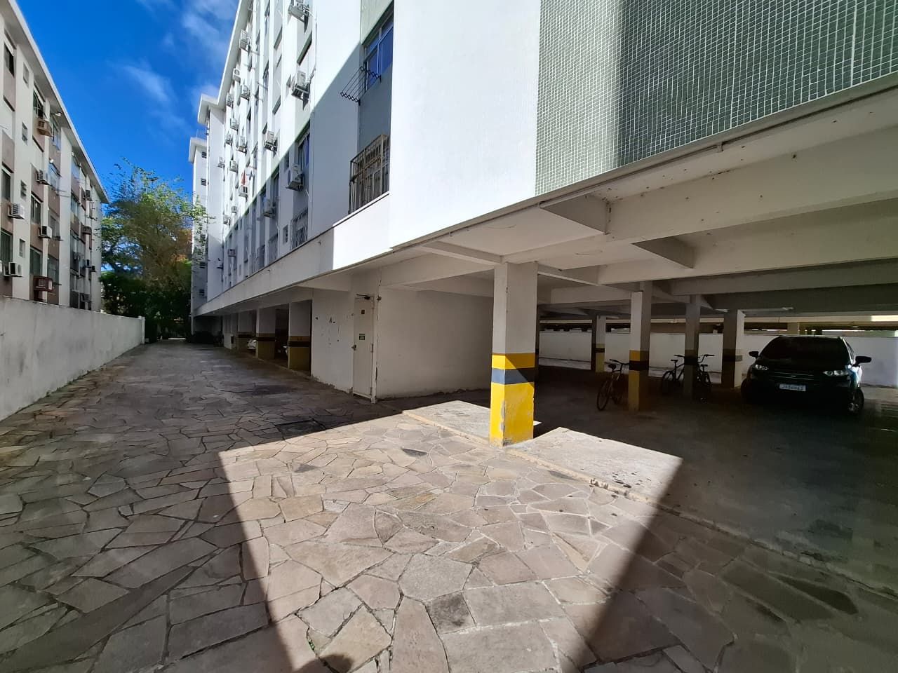 Apartamento para venda no bairro Azenha em Porto Alegre