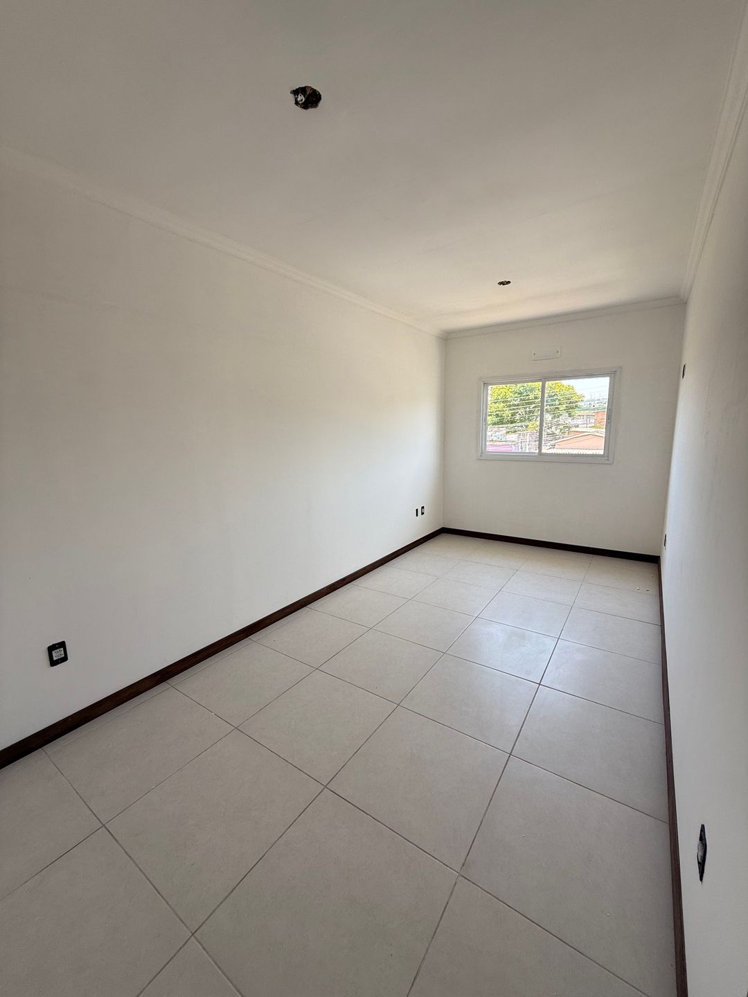 Casa 3 quartos sendo 1 suíte para venda no bairro Camaquã em Porto Alegre
