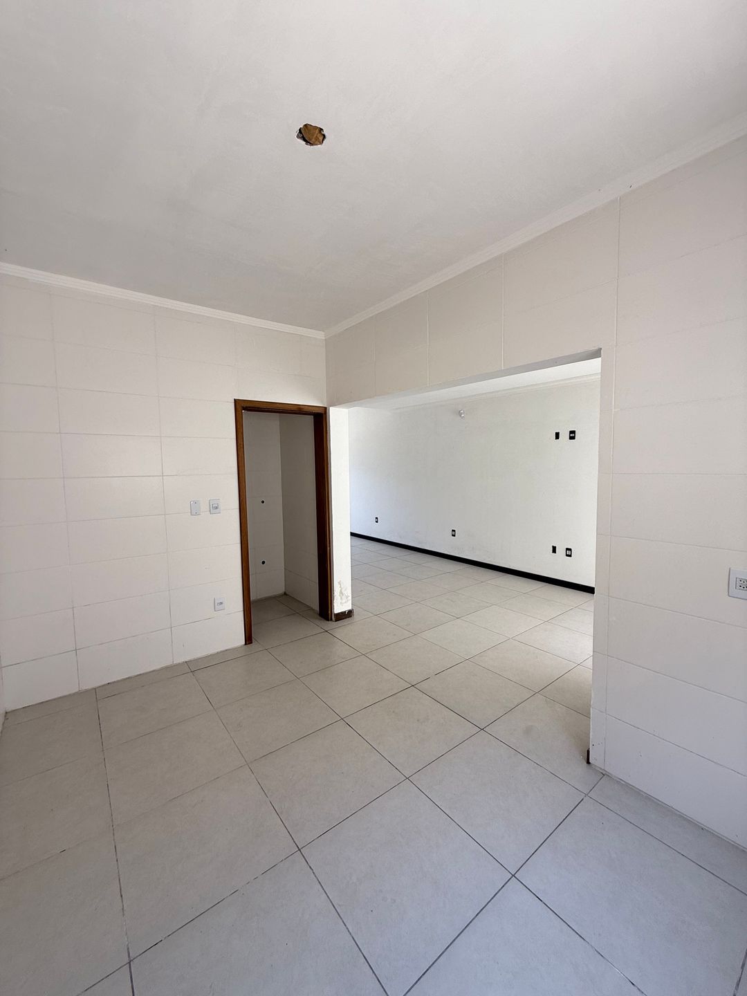Casa 3 quartos sendo 1 suíte para venda no bairro Camaquã em Porto Alegre