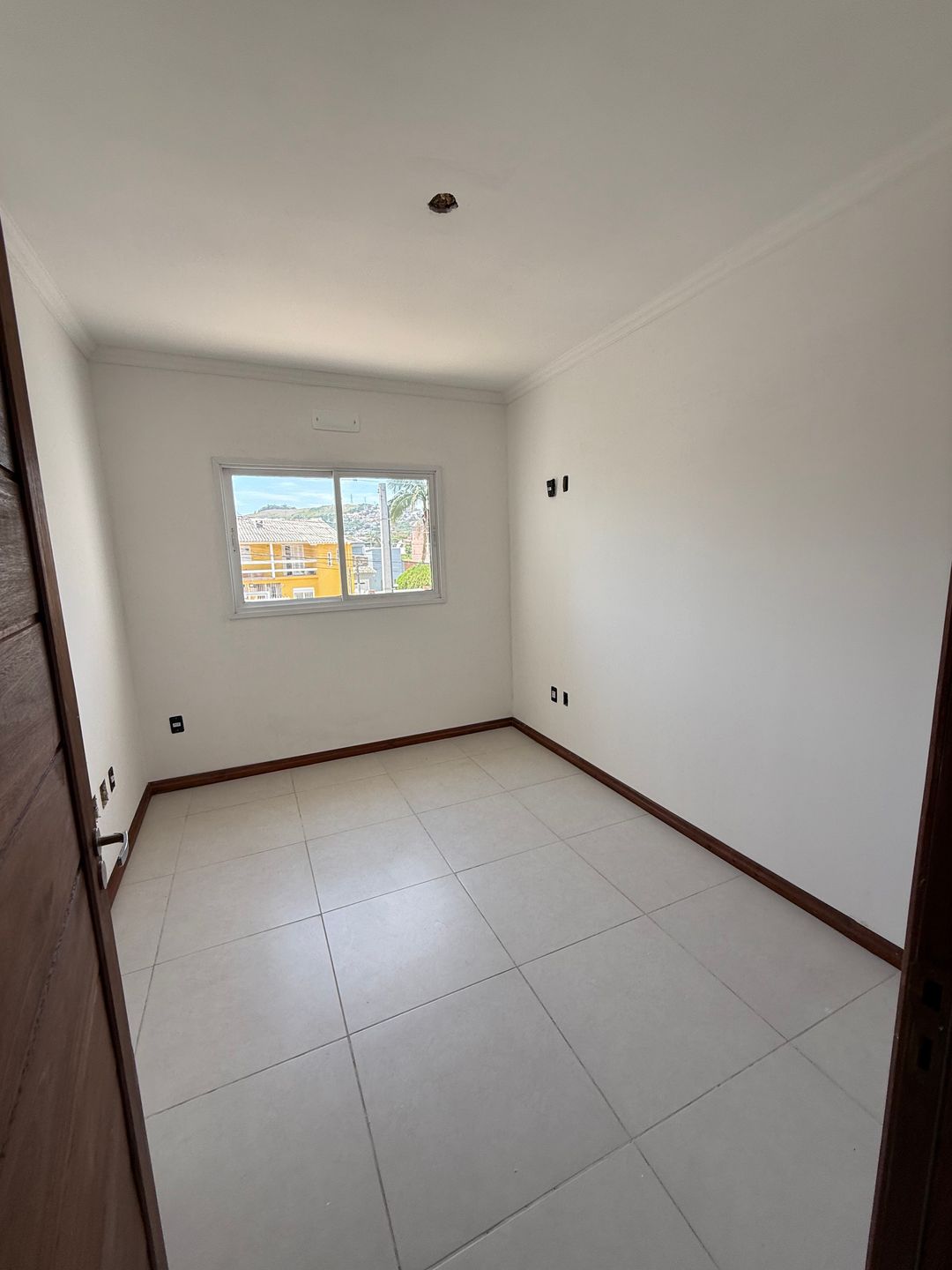 Casa 3 quartos sendo 1 suíte para venda no bairro Camaquã em Porto Alegre