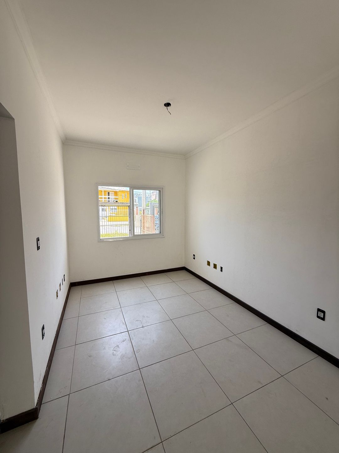 Casa 3 quartos sendo 1 suíte para venda no bairro Camaquã em Porto Alegre