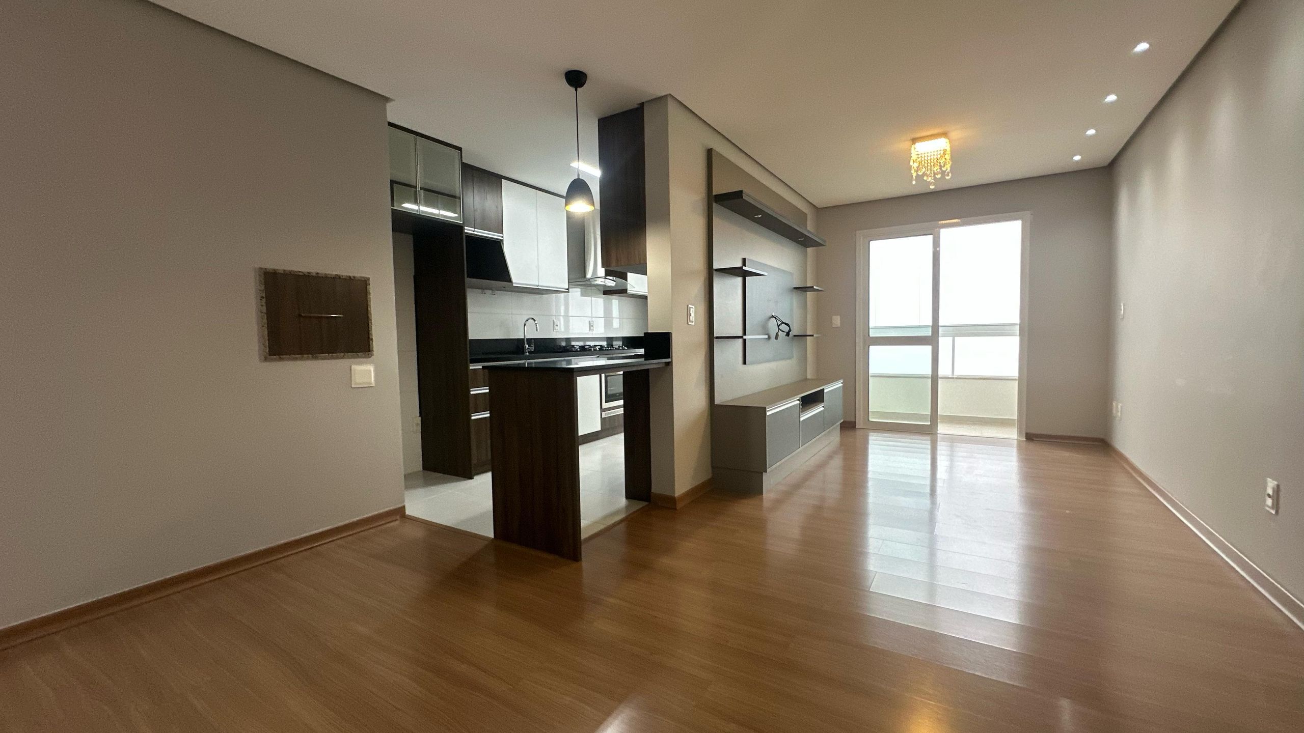 Apartamento à venda com 2 quartos, 75m² - Foto 3