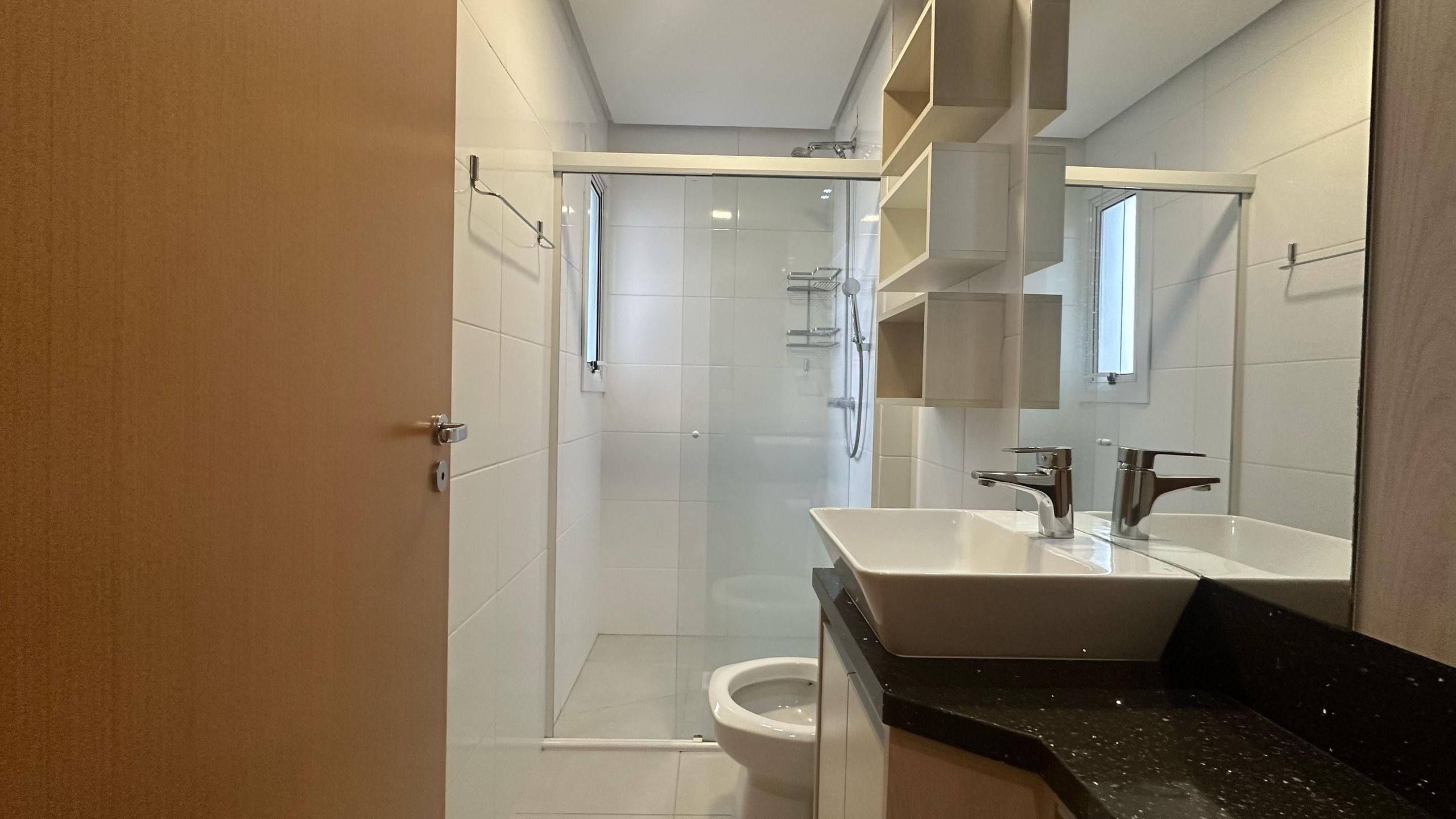 Apartamento à venda com 2 quartos, 75m² - Foto 4