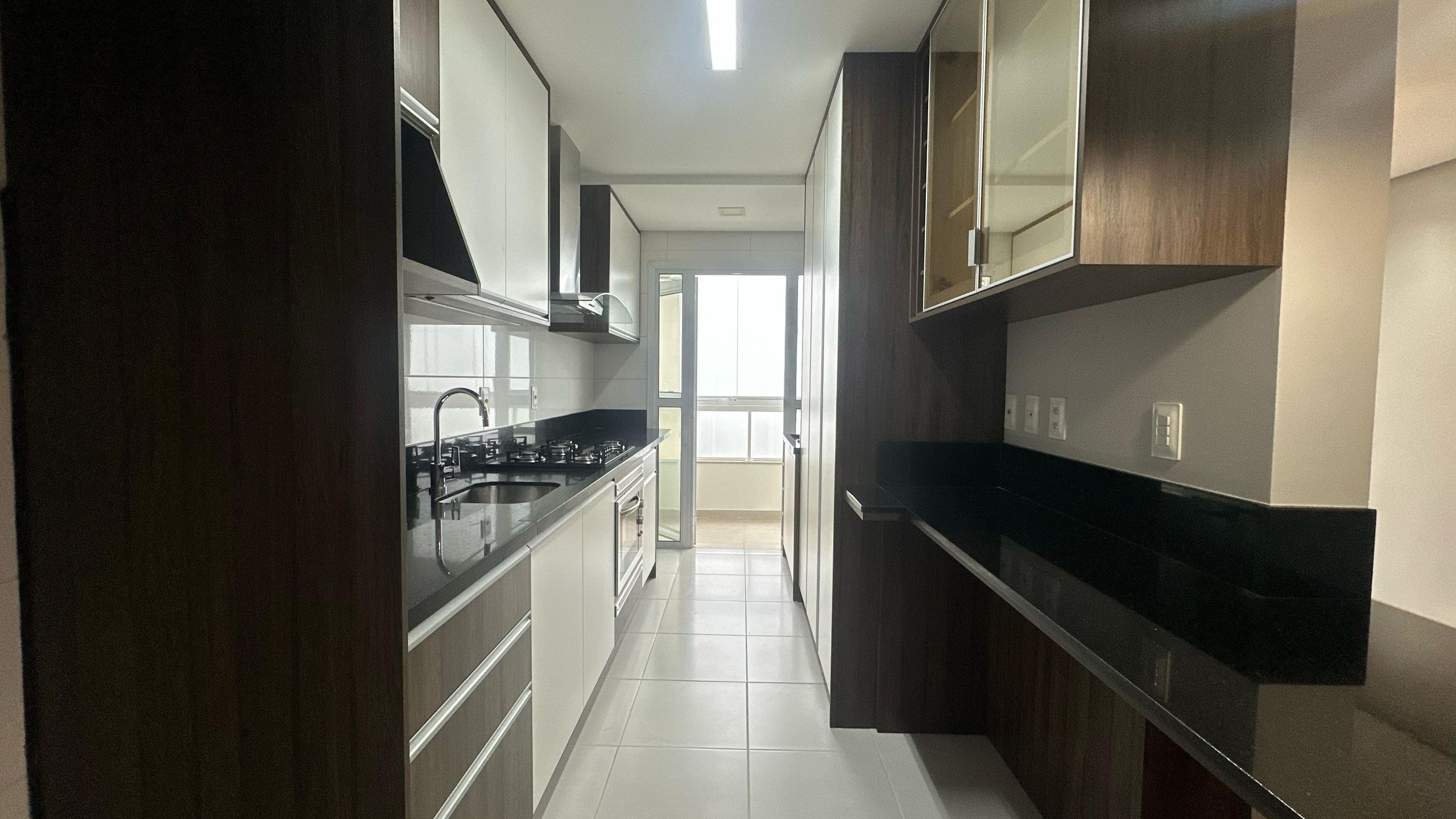Apartamento à venda com 2 quartos, 75m² - Foto 8