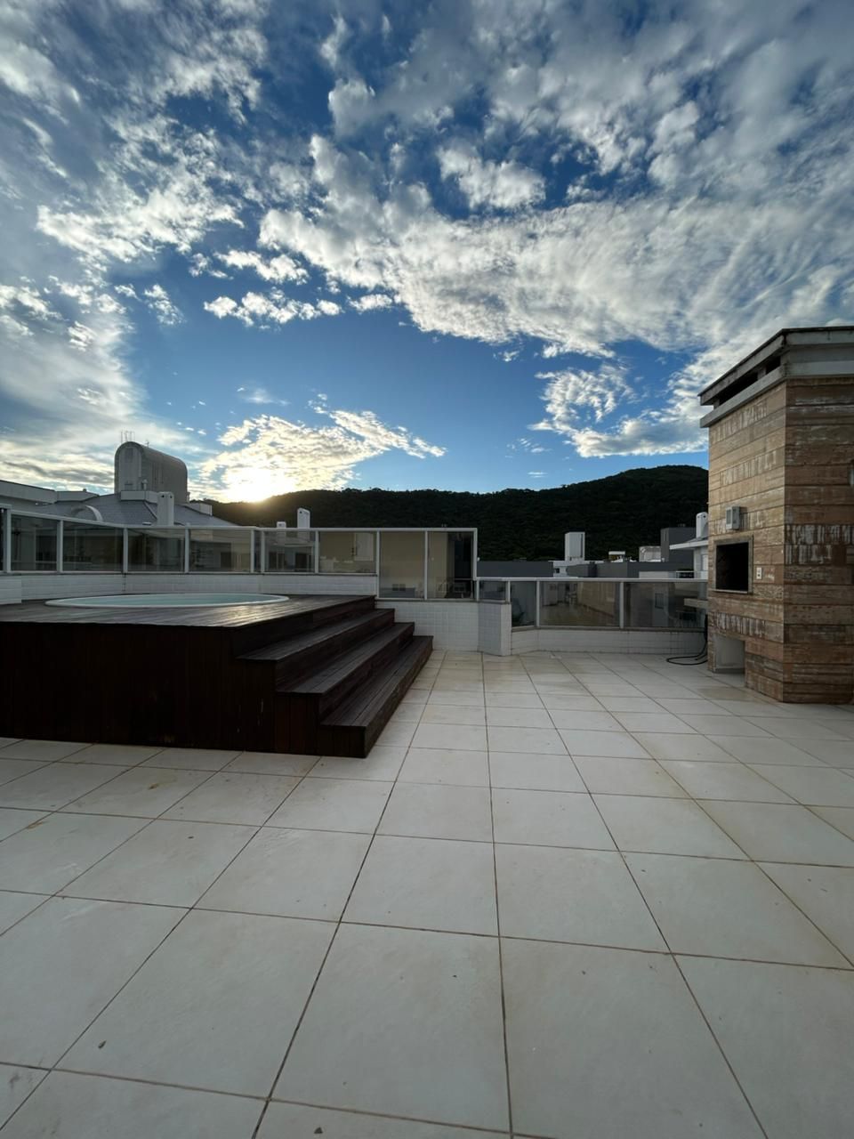 Cobertura 3 quartos sendo 1 suíte para venda no bairro Ingleses Norte em Florianópolis