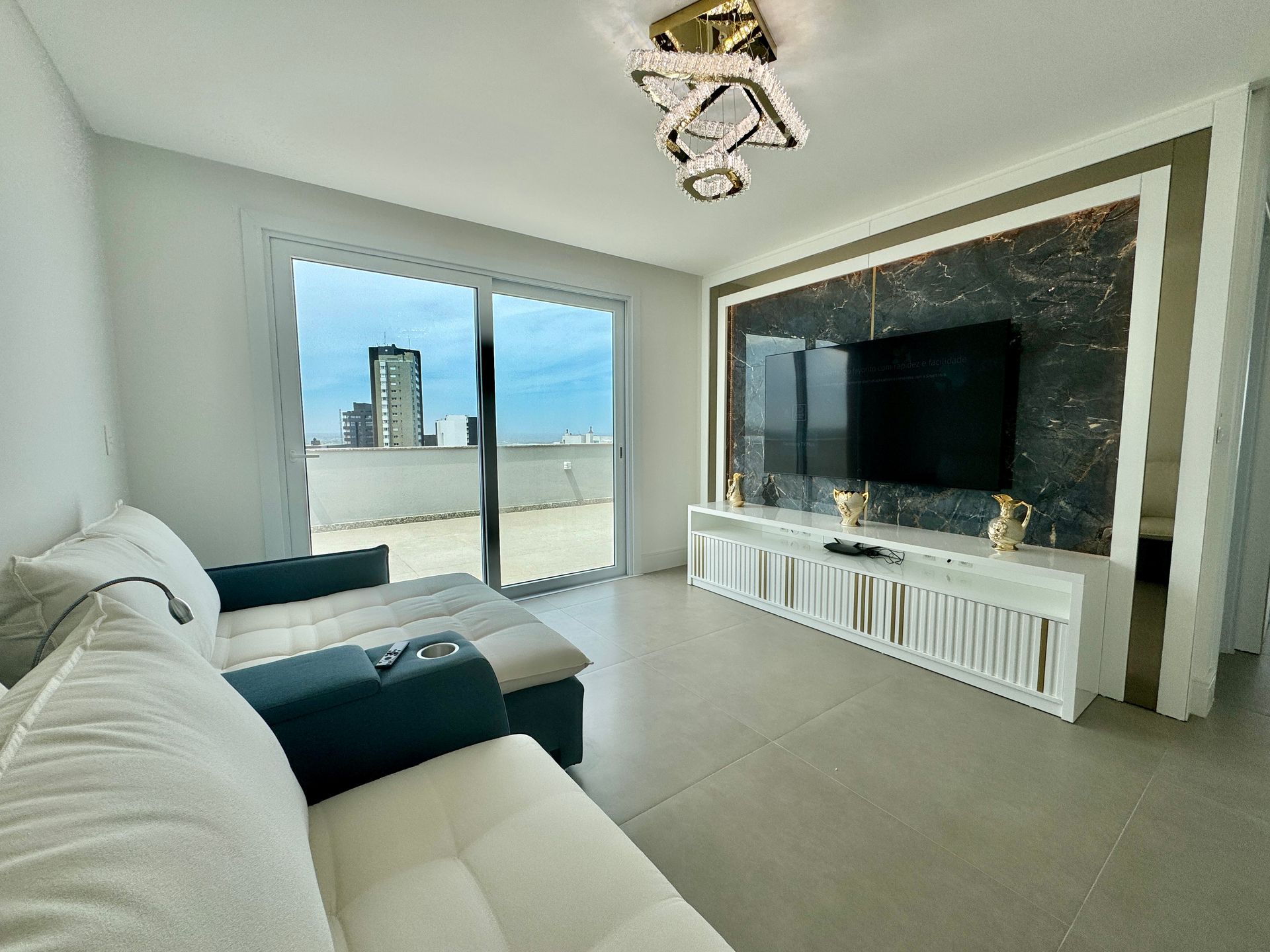 Cobertura 3 quartos sendo 3 suítes para venda no bairro Praia Grande em Torres