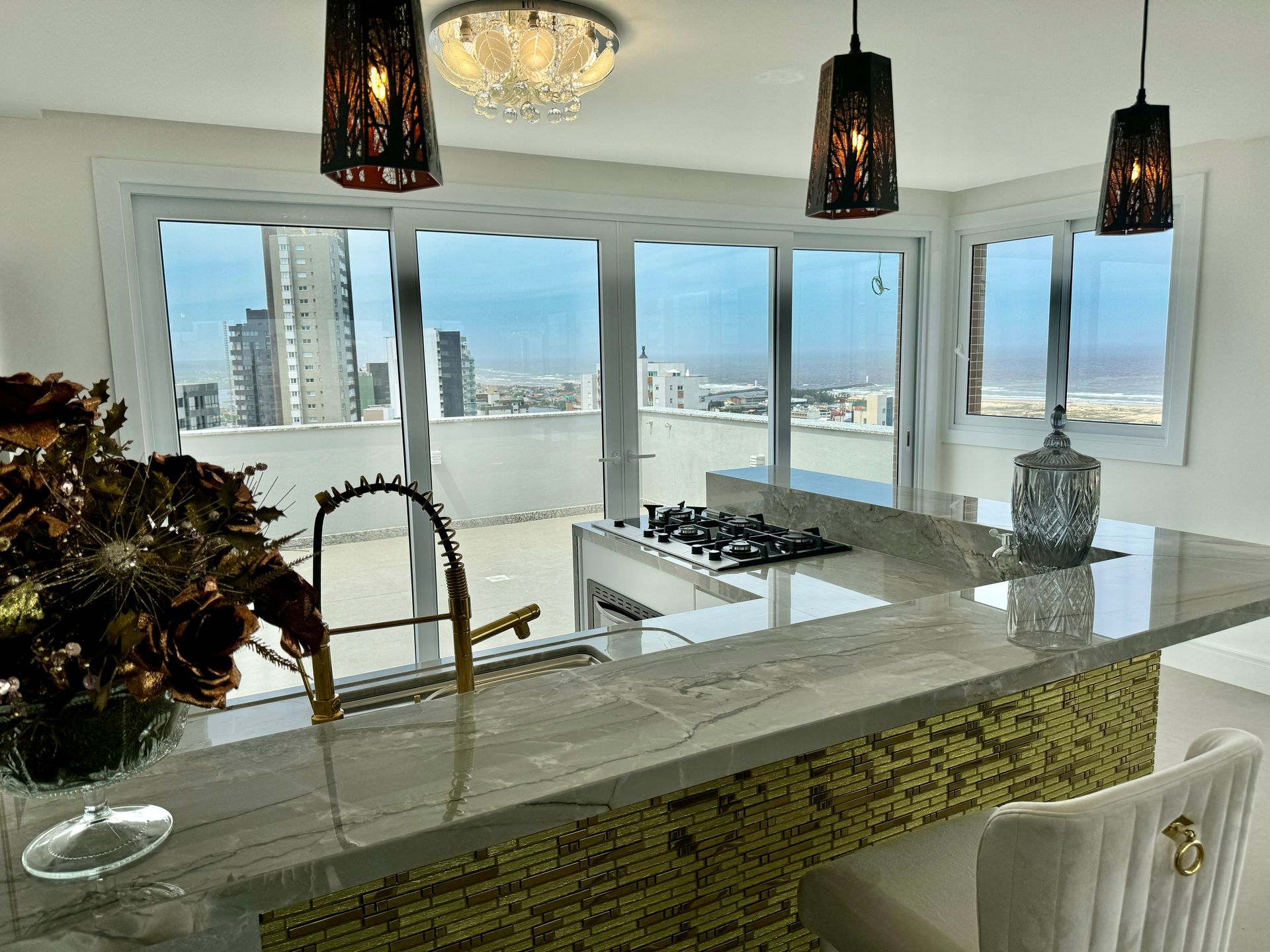 Cobertura 3 quartos sendo 3 suítes para venda no bairro Praia Grande em Torres