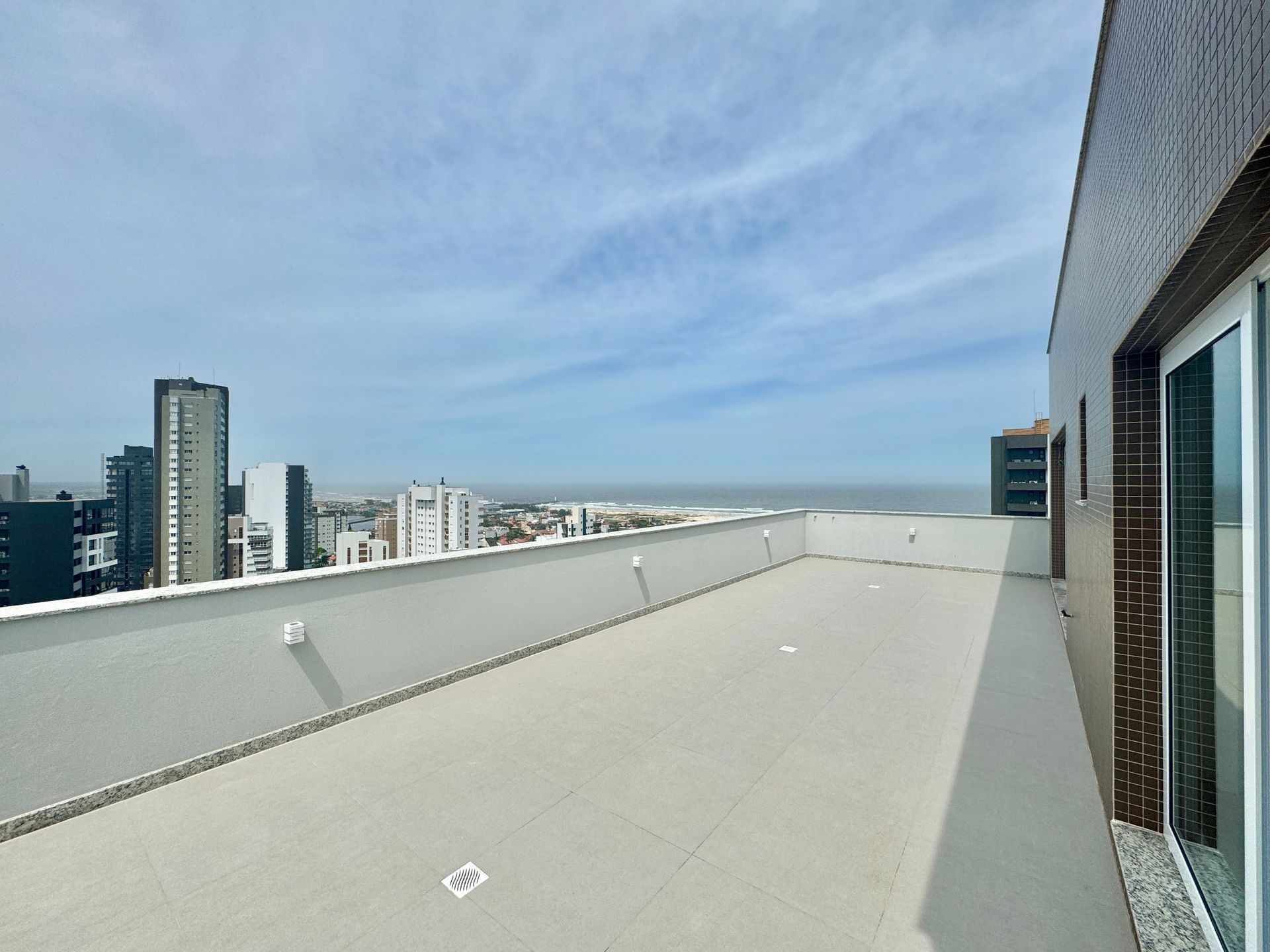 Cobertura 3 quartos sendo 3 suítes para venda no bairro Praia Grande em Torres