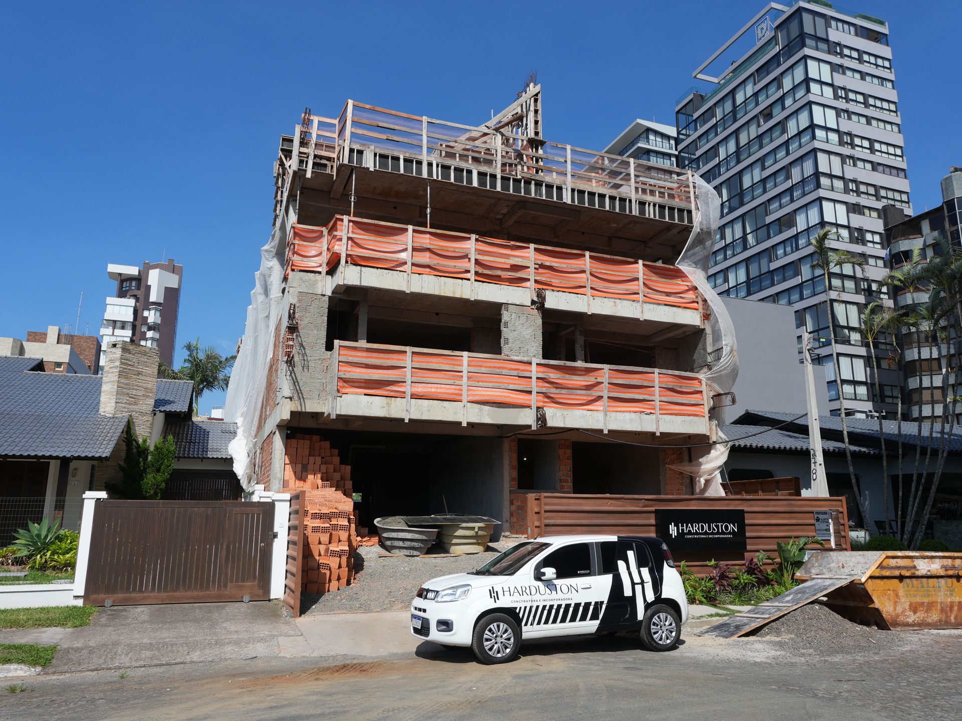 Apartamento 3 quartos sendo 3 suítes para venda no bairro Praia Grande em Torres