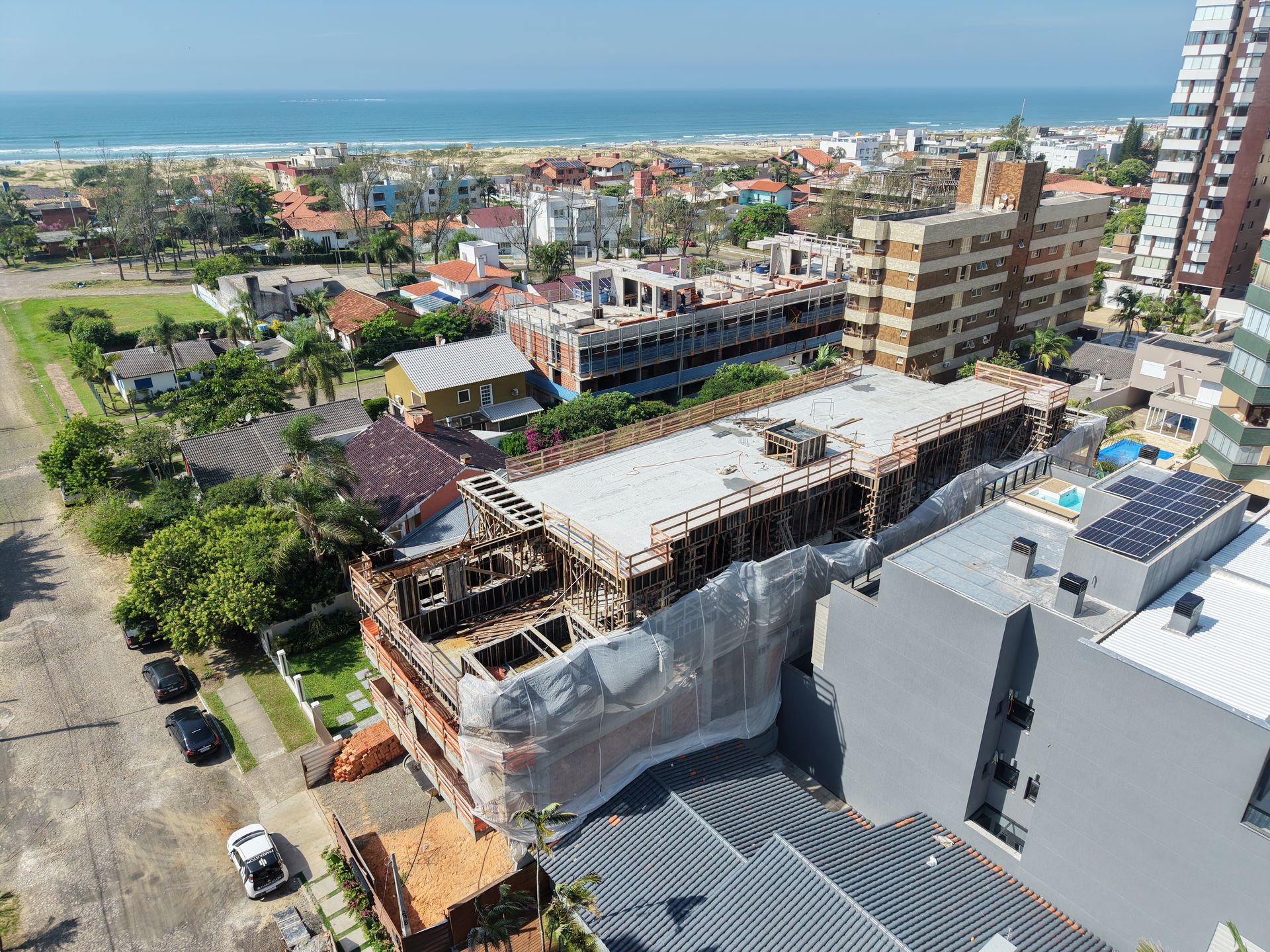 Apartamento 3 quartos sendo 3 suítes para venda no bairro Praia Grande em Torres