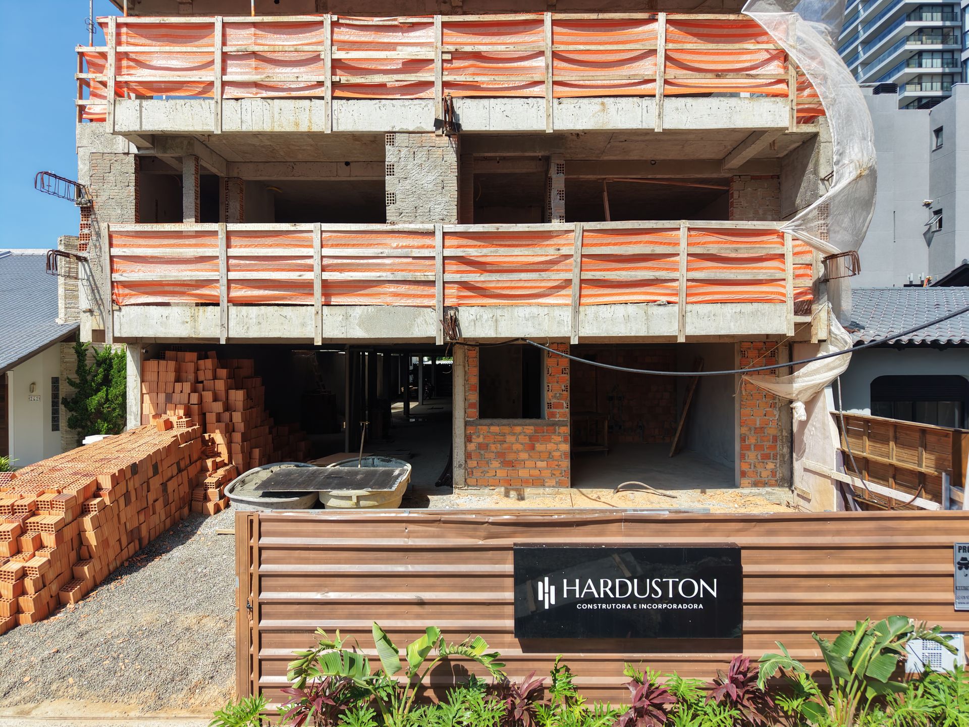 Apartamento 3 quartos sendo 3 suítes para venda no bairro Praia Grande em Torres