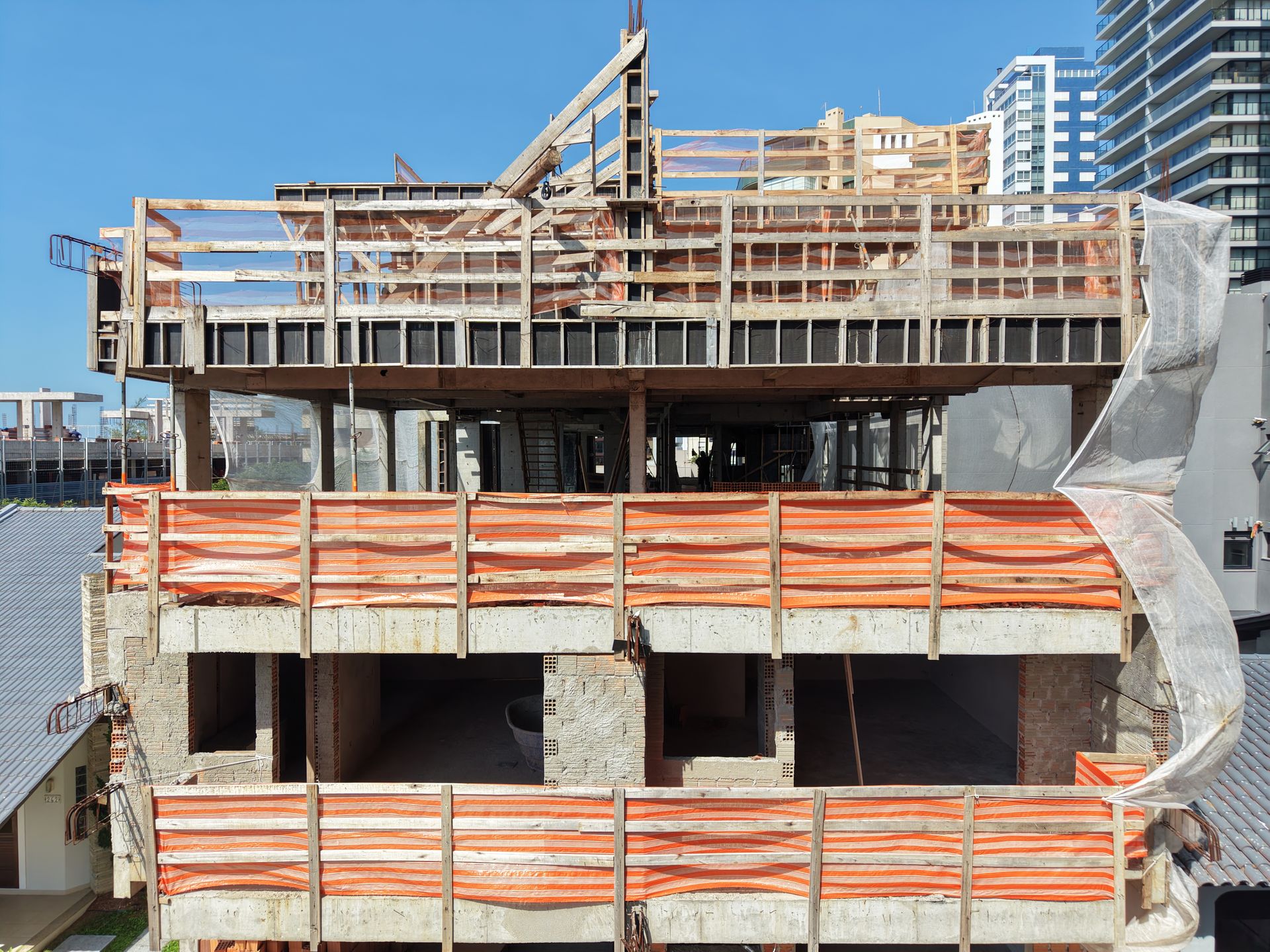 Apartamento 3 quartos sendo 3 suítes para venda no bairro Praia Grande em Torres