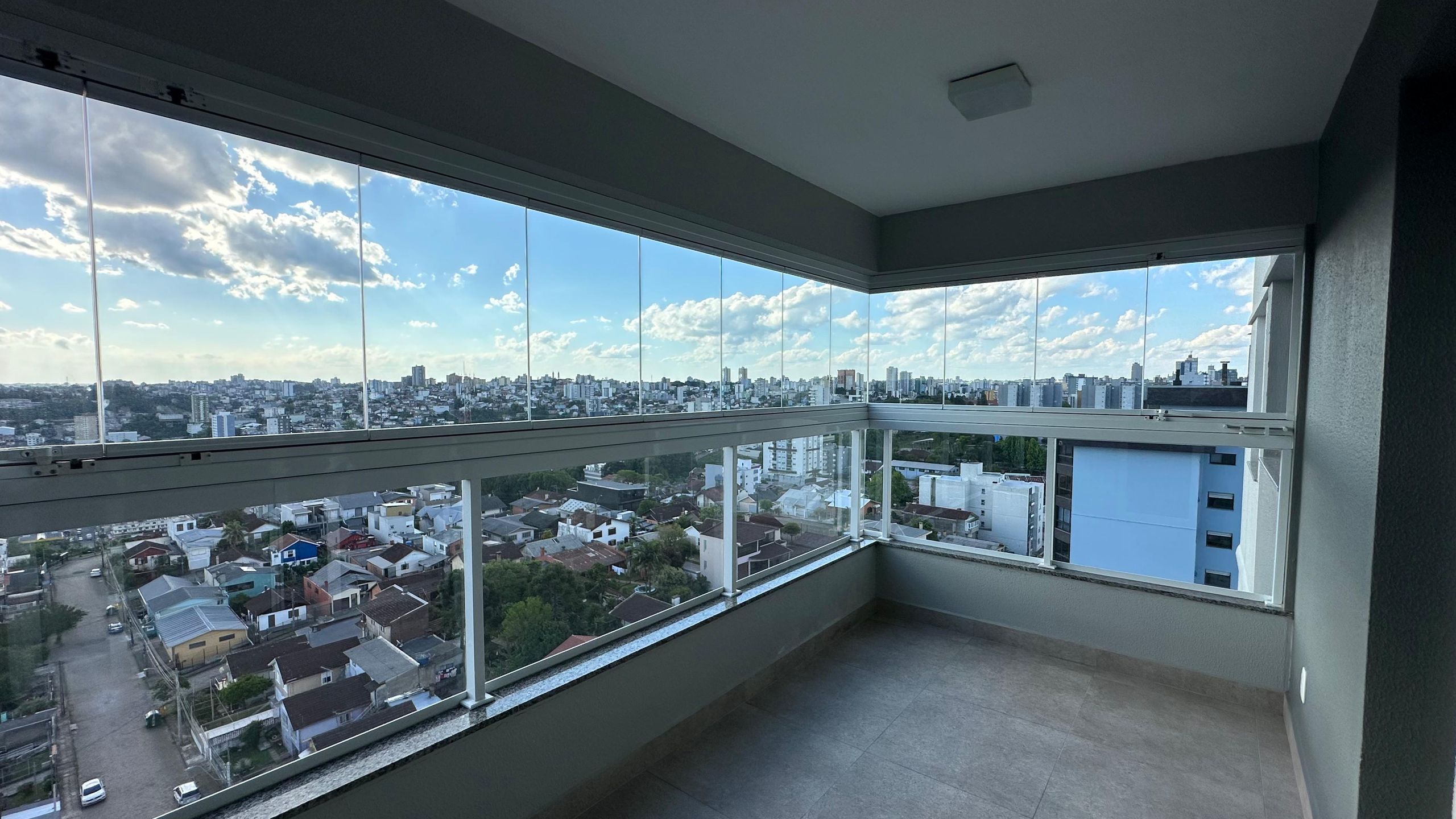 Apartamento 3 quartos sendo 1 suíte para venda no bairro Panazzolo em Caxias do Sul