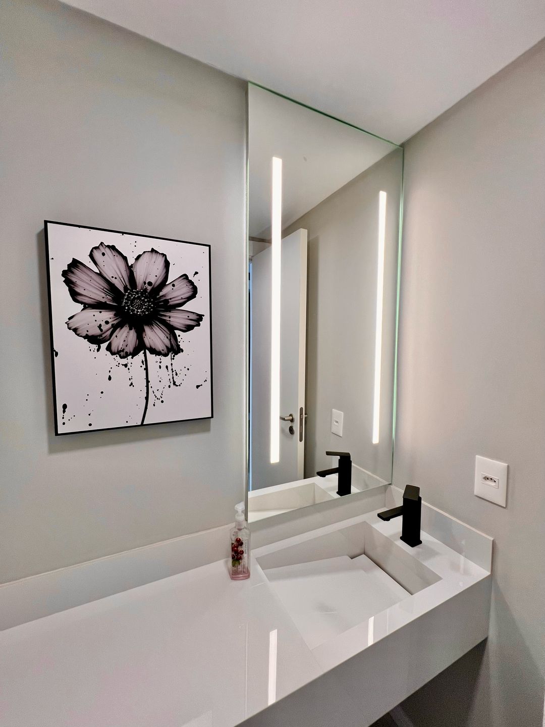 Apartamento 3 quartos sendo 3 suítes para venda no bairro Prainha em Torres