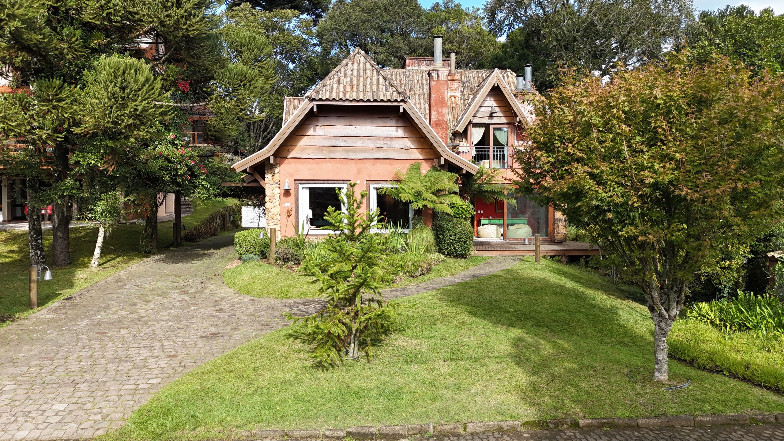 Casa de Condomínio para venda no bairro Lagos do Bosque em Gramado