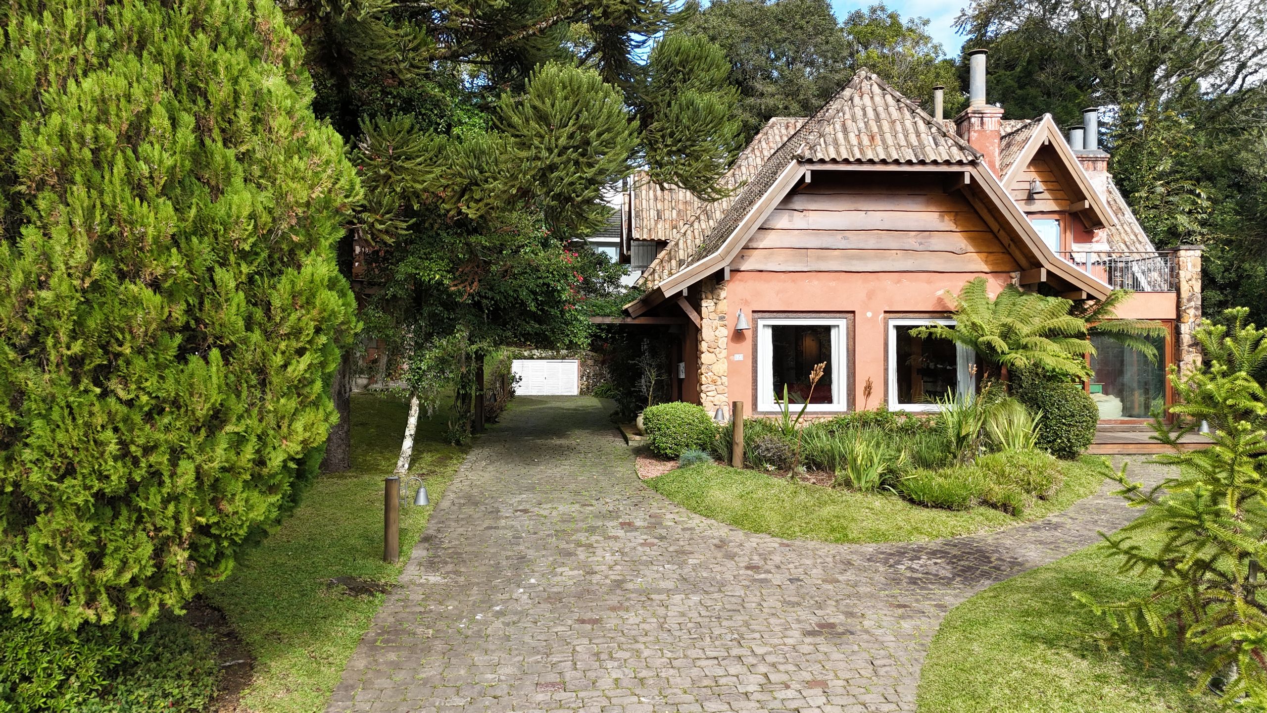 Casa de Condomínio para venda no bairro Lagos do Bosque em Gramado