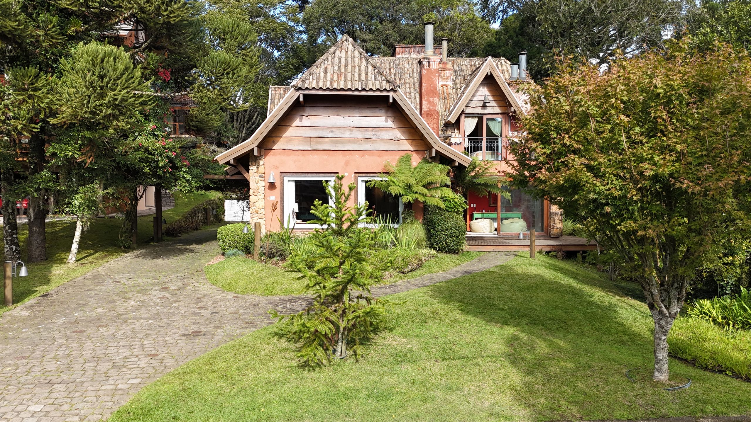 Casa de Condomínio para venda no bairro Lagos do Bosque em Gramado