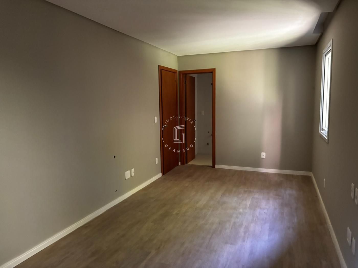 Apartamento para venda no bairro Floresta em Gramado