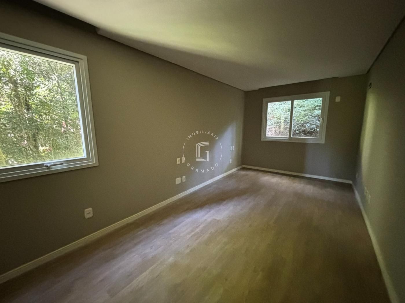 Apartamento para venda no bairro Floresta em Gramado