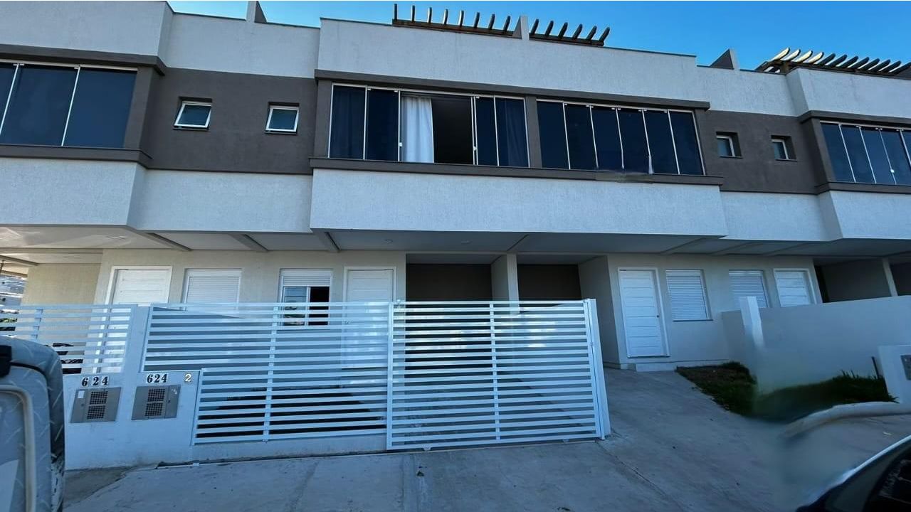 Sobrado Triplex 3 quartos para venda no bairro Centro em Torres