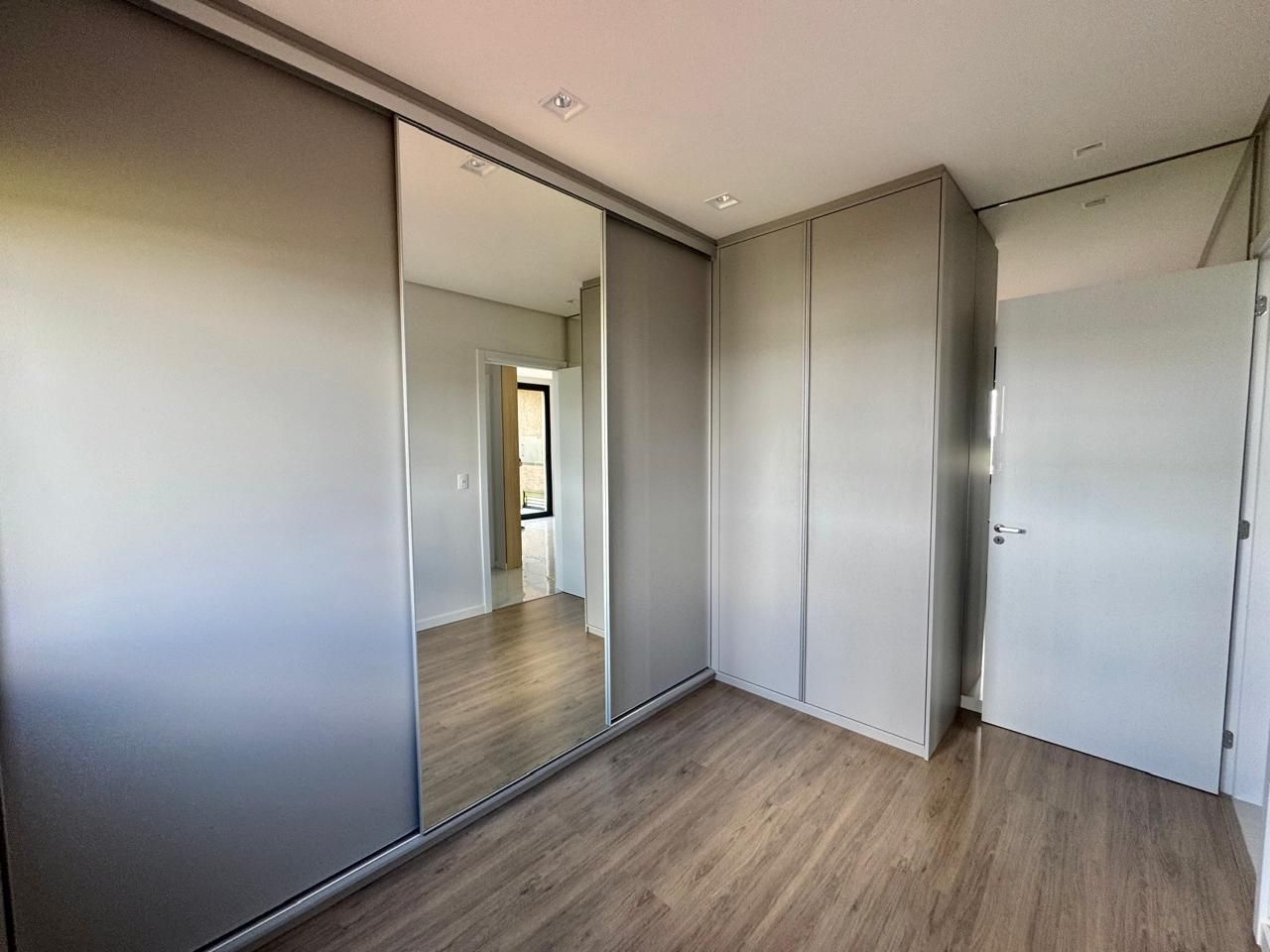 Apartamento 2 quartos sendo 1 suíte para venda no bairro Cidade Nova em Passo Fundo