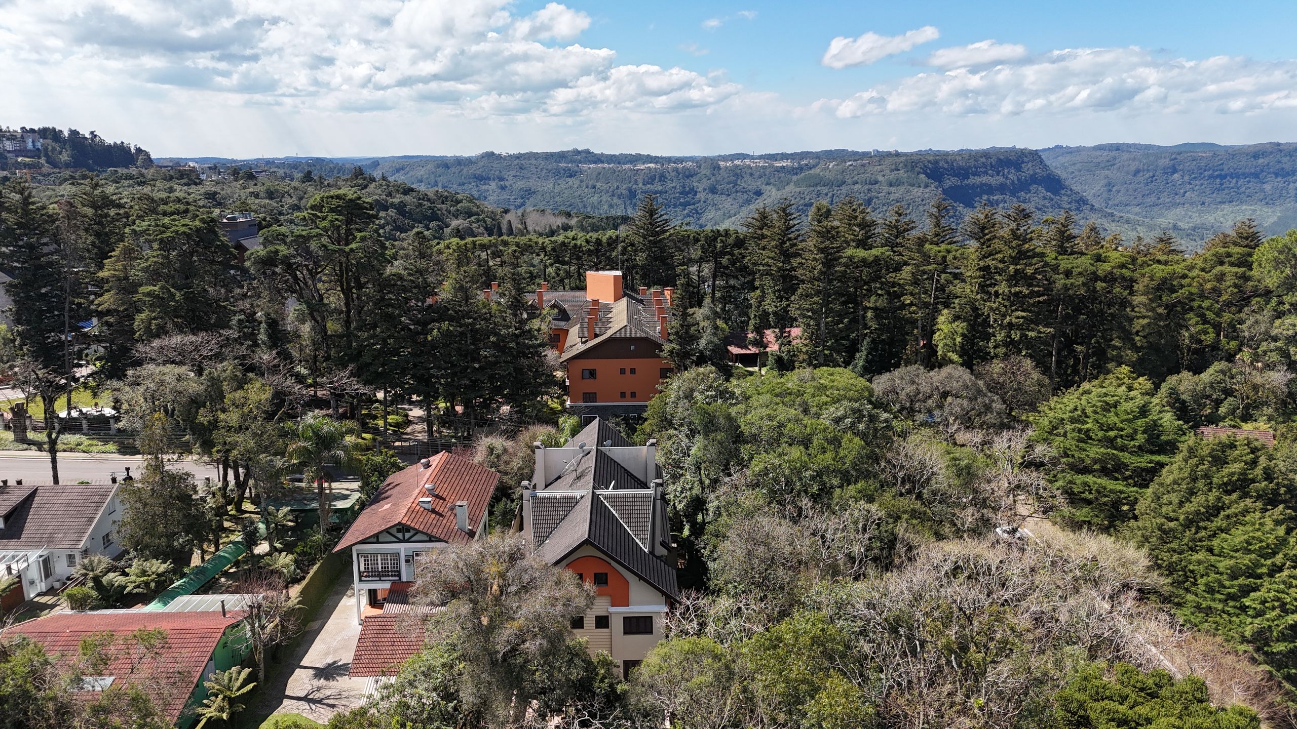 Apartamento 2 quartos sendo 1 suíte para venda no bairro Planalto em Gramado