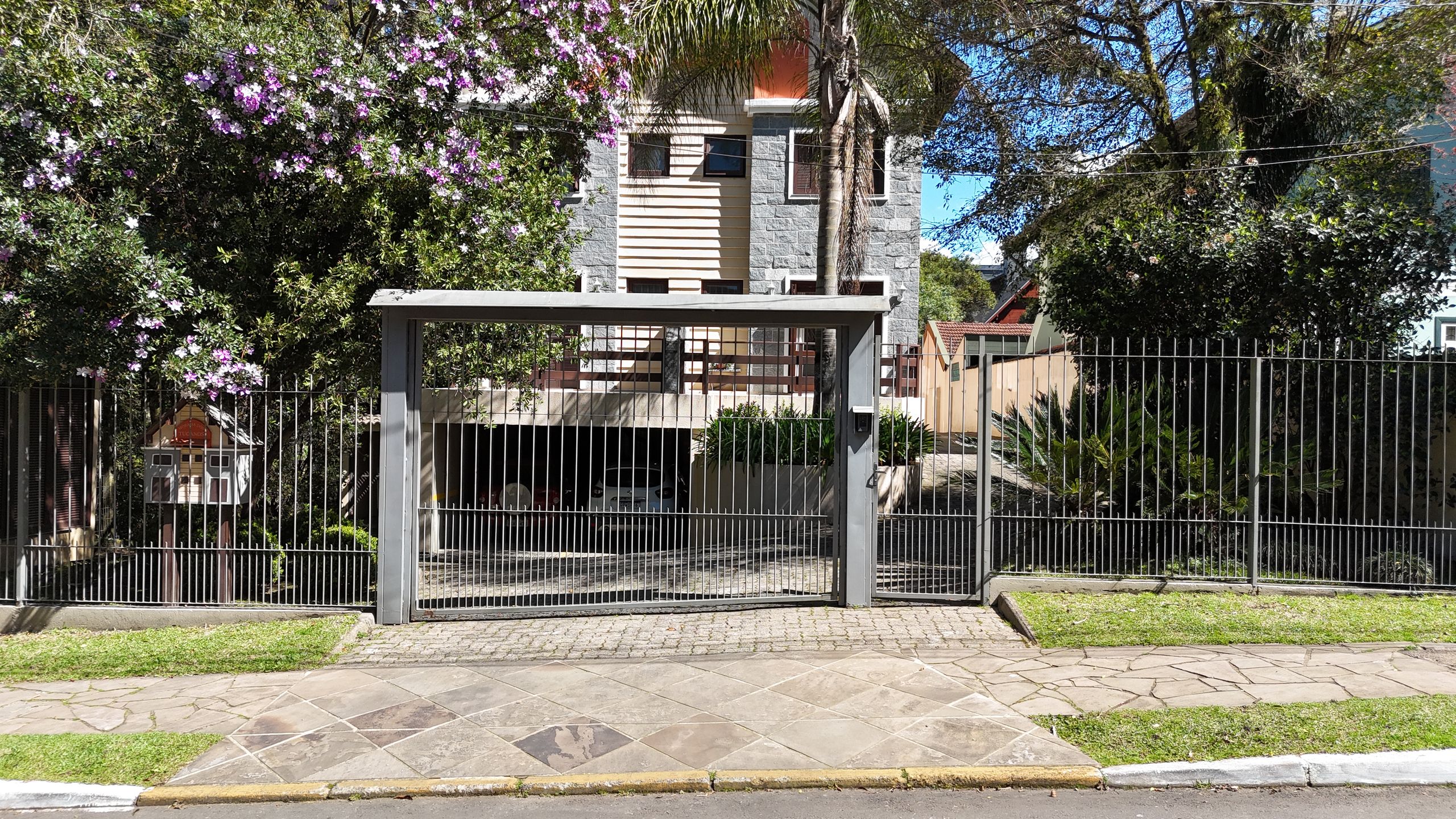 Apartamento 2 quartos sendo 1 suíte para venda no bairro Planalto em Gramado