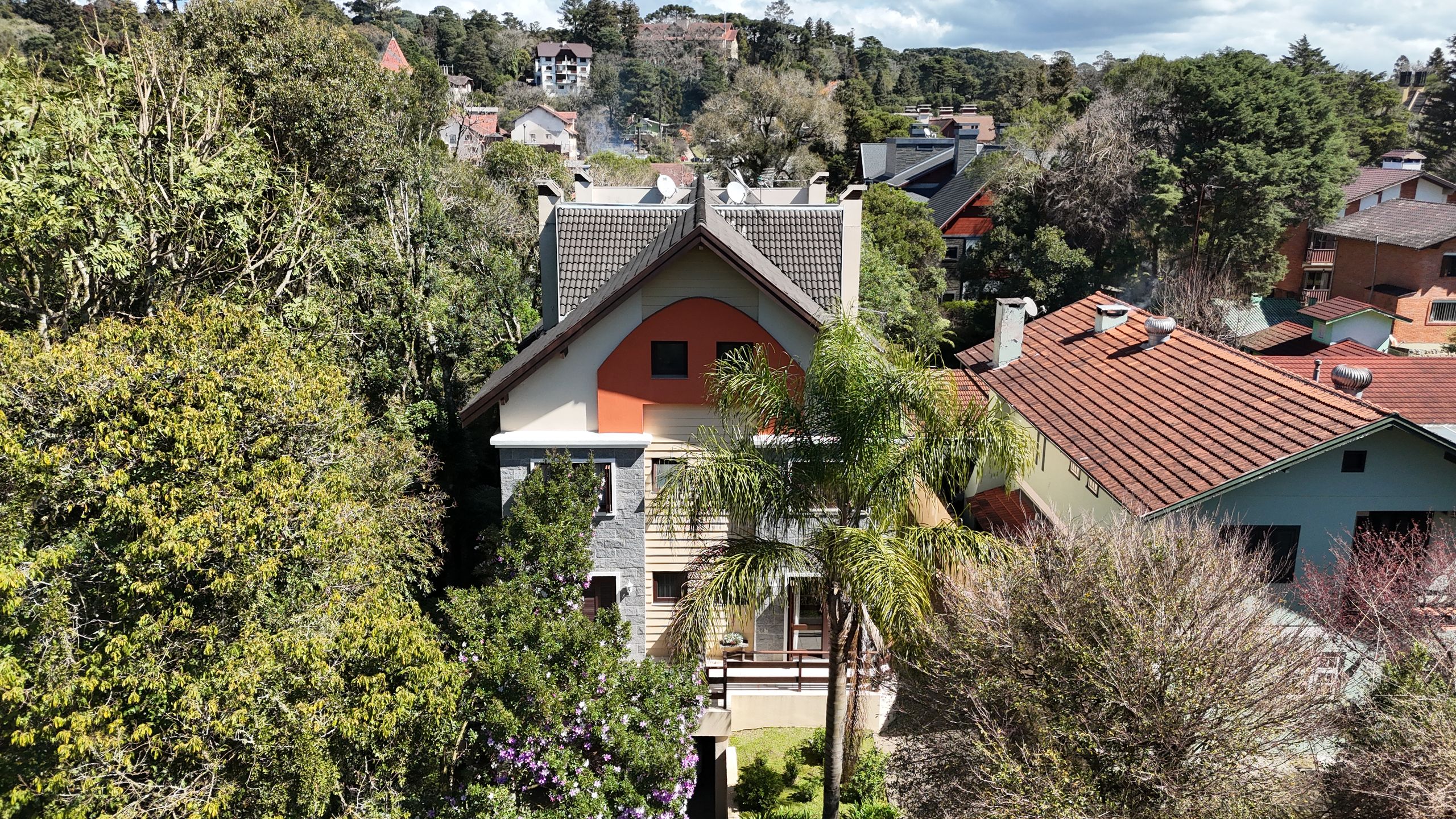 Apartamento 2 quartos sendo 1 suíte para venda no bairro Planalto em Gramado