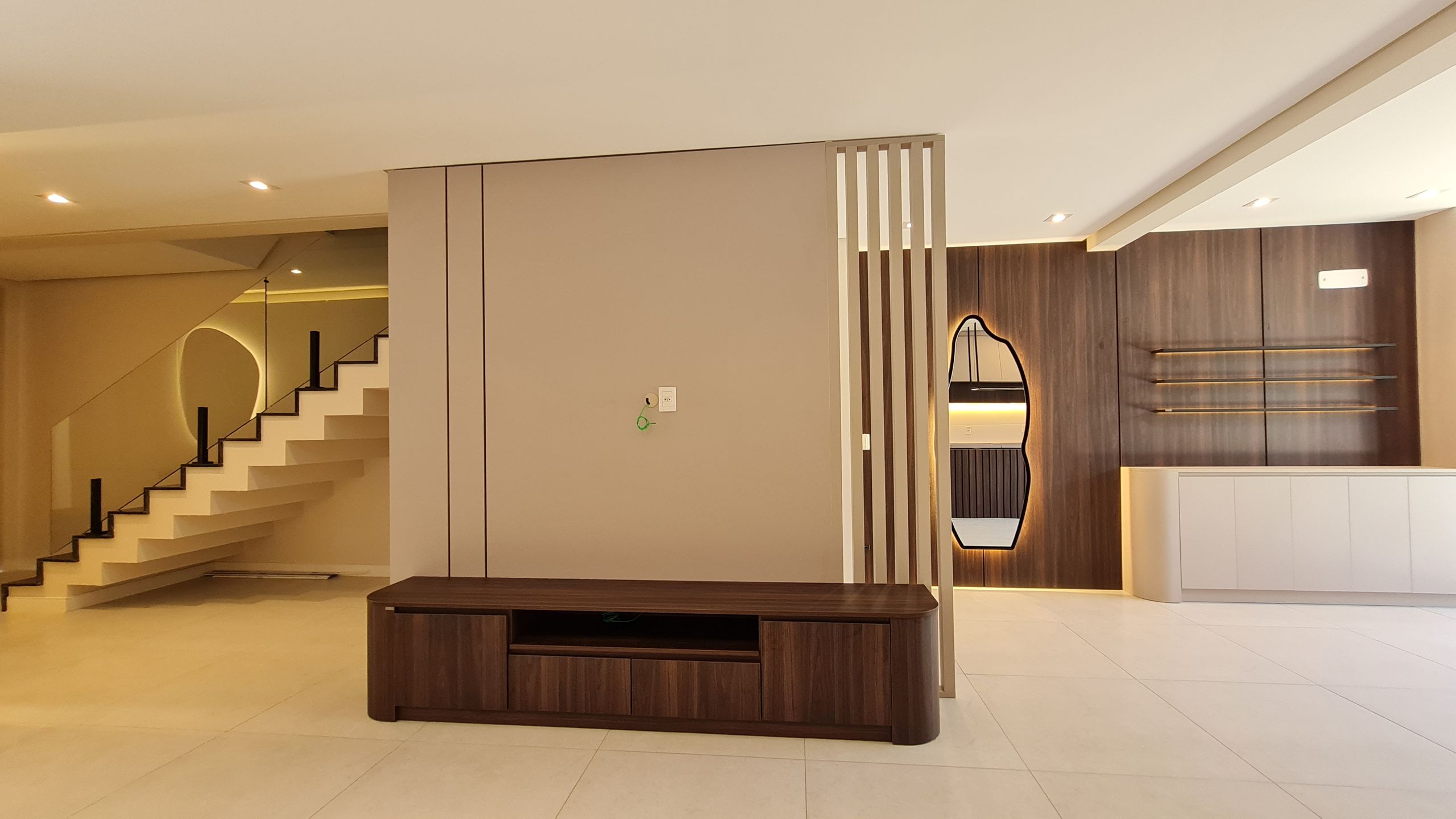 Sobrado Duplex 3 quartos sendo 1 suíte para venda no bairro Cidade Nova em Passo Fundo