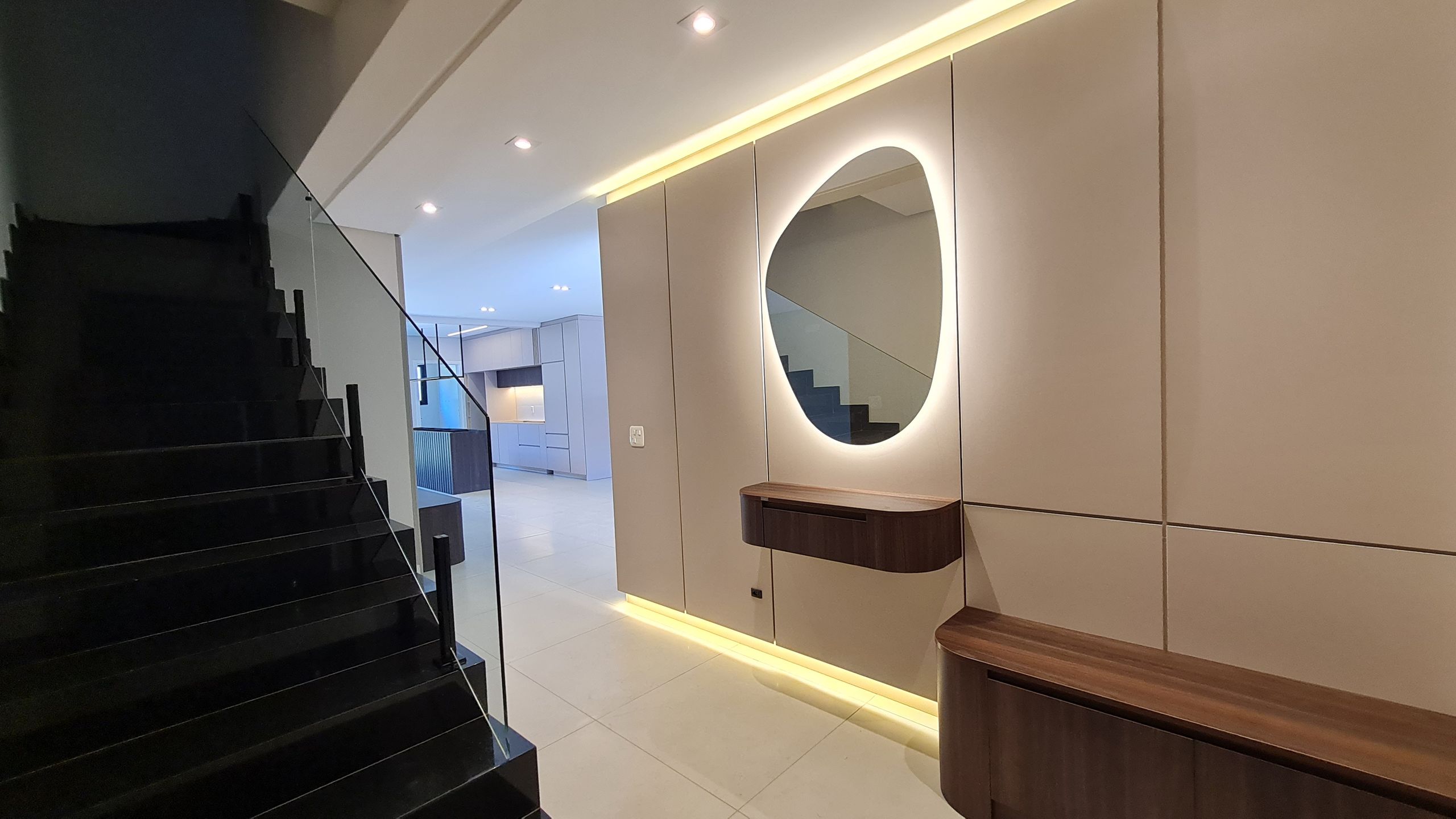 Sobrado Duplex 3 quartos sendo 1 suíte para venda no bairro Cidade Nova em Passo Fundo