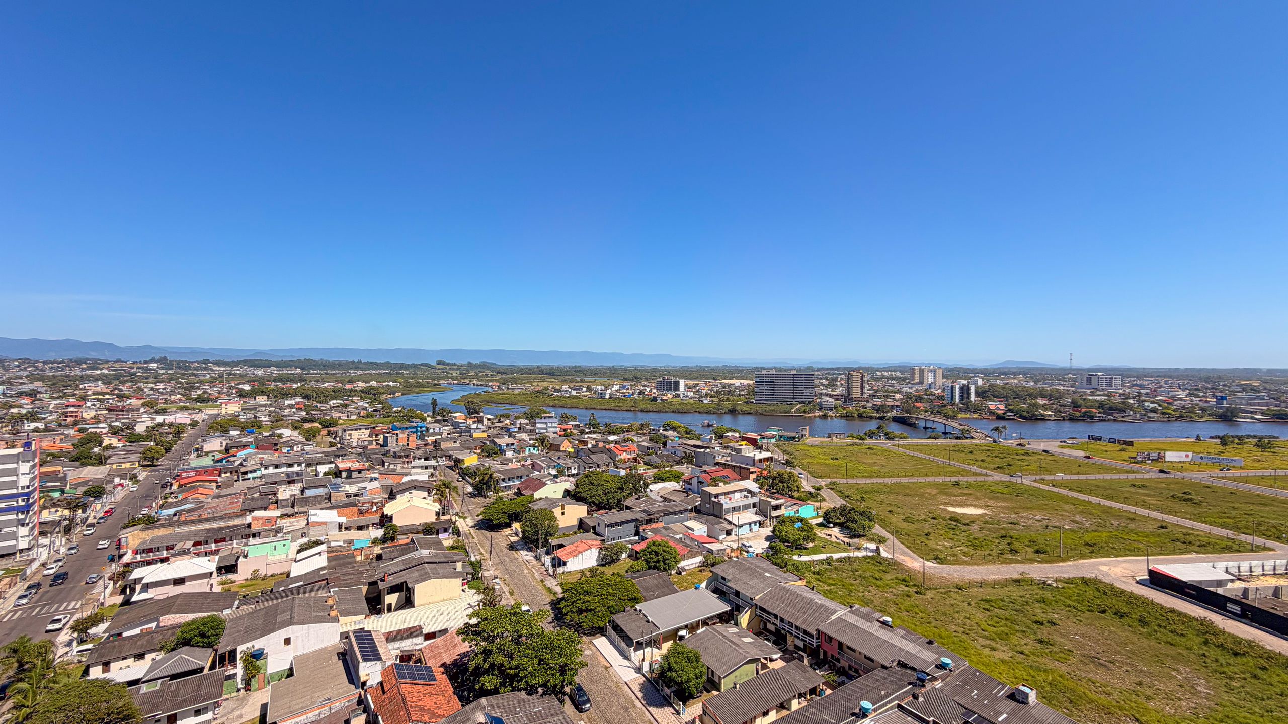 Apartamento 2 quartos sendo 2 suítes para venda no bairro Centro em Torres