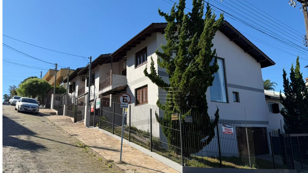 Casa para venda no bairro De Lazzer em Caxias do Sul