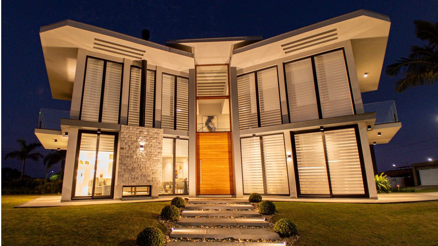 Casa 5 quartos sendo 4 suítes para venda no bairro Itapeva em Torres