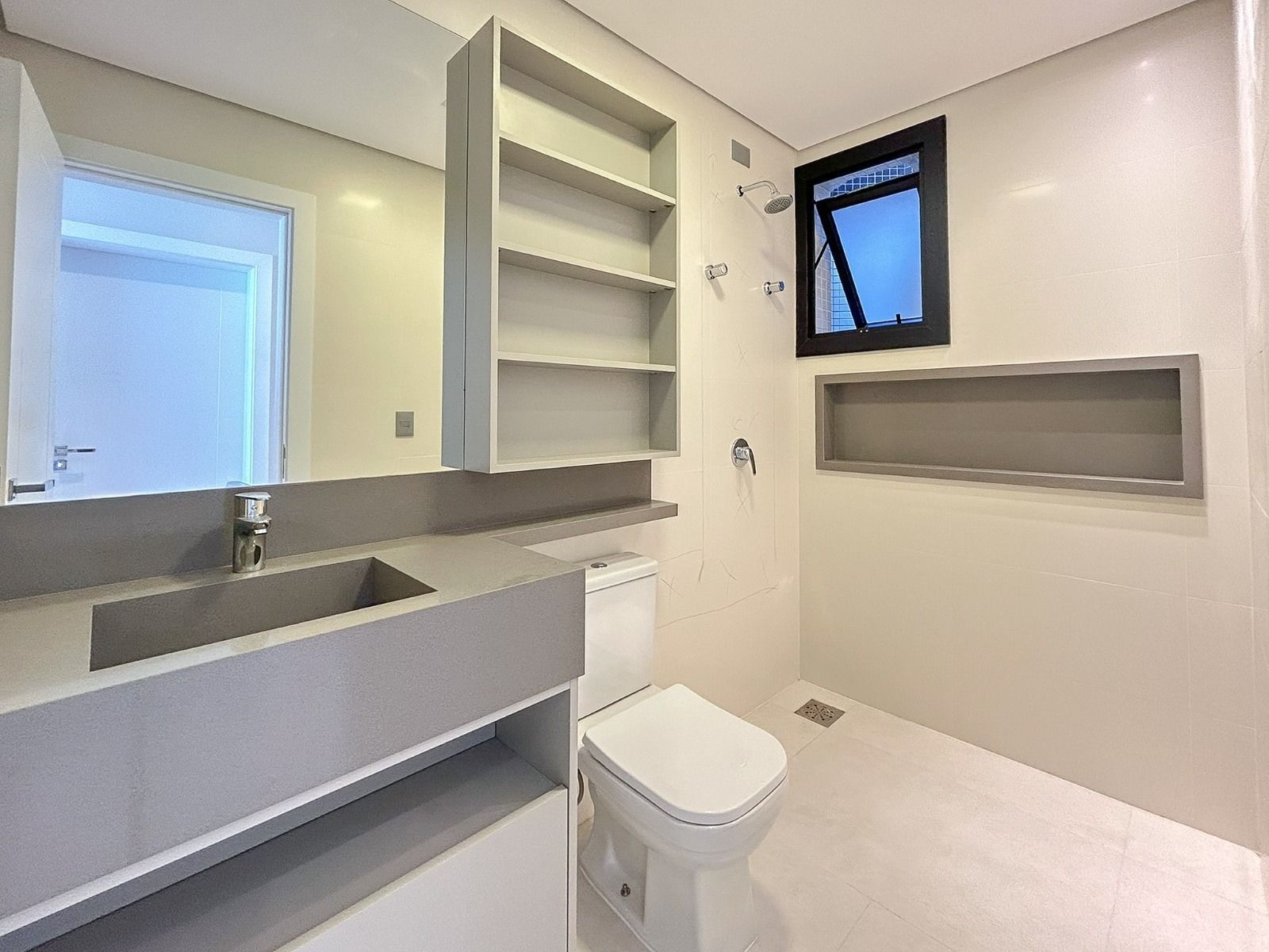 Apartamento 2 quartos sendo 1 suíte para venda no bairro Praia da Cal em Torres