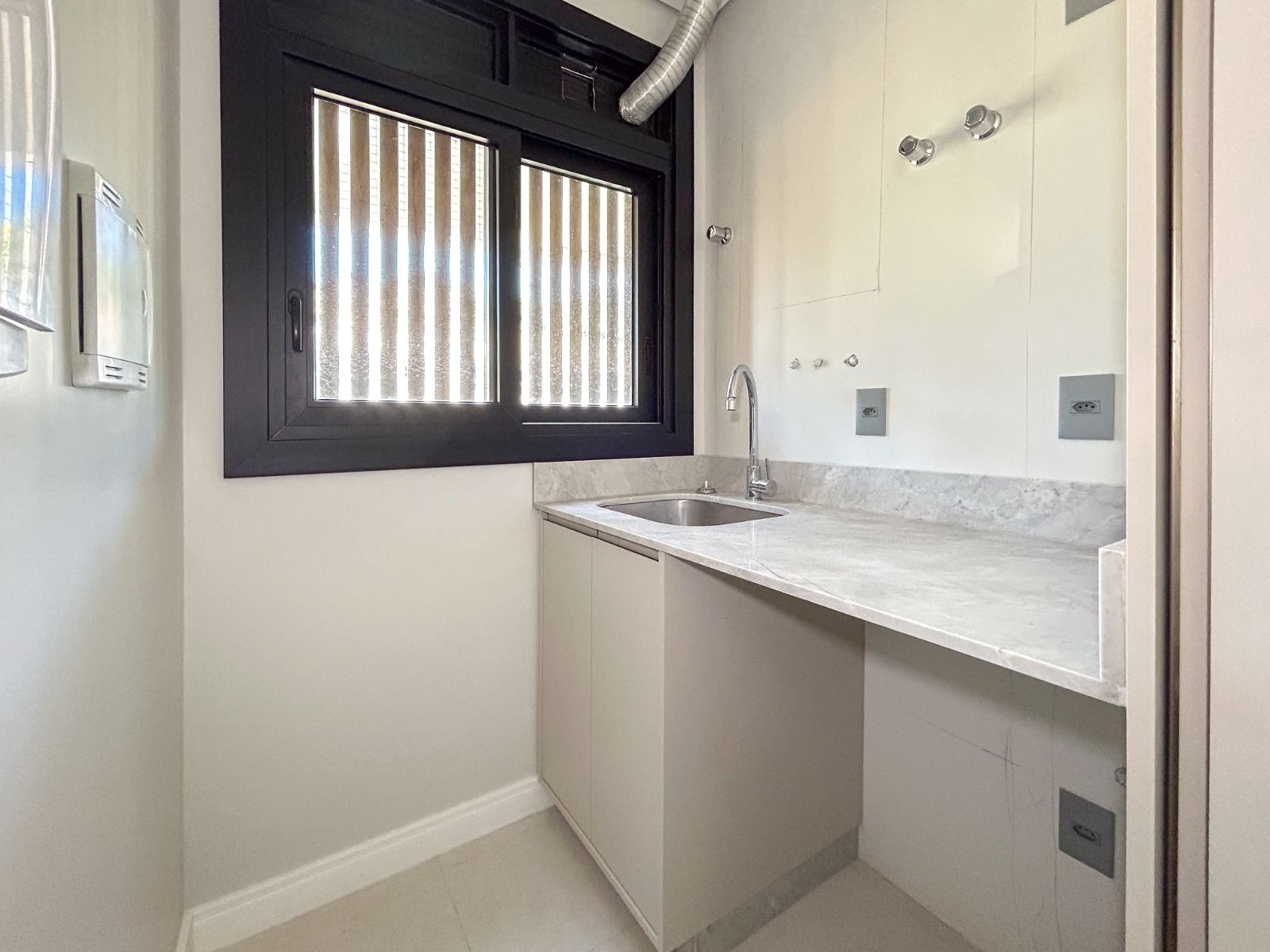 Apartamento 3 quartos sendo 1 suíte para venda no bairro Centro em Torres