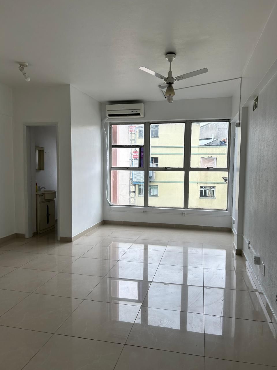 Sala Comercial para venda no bairro Cristo Redentor em Porto Alegre