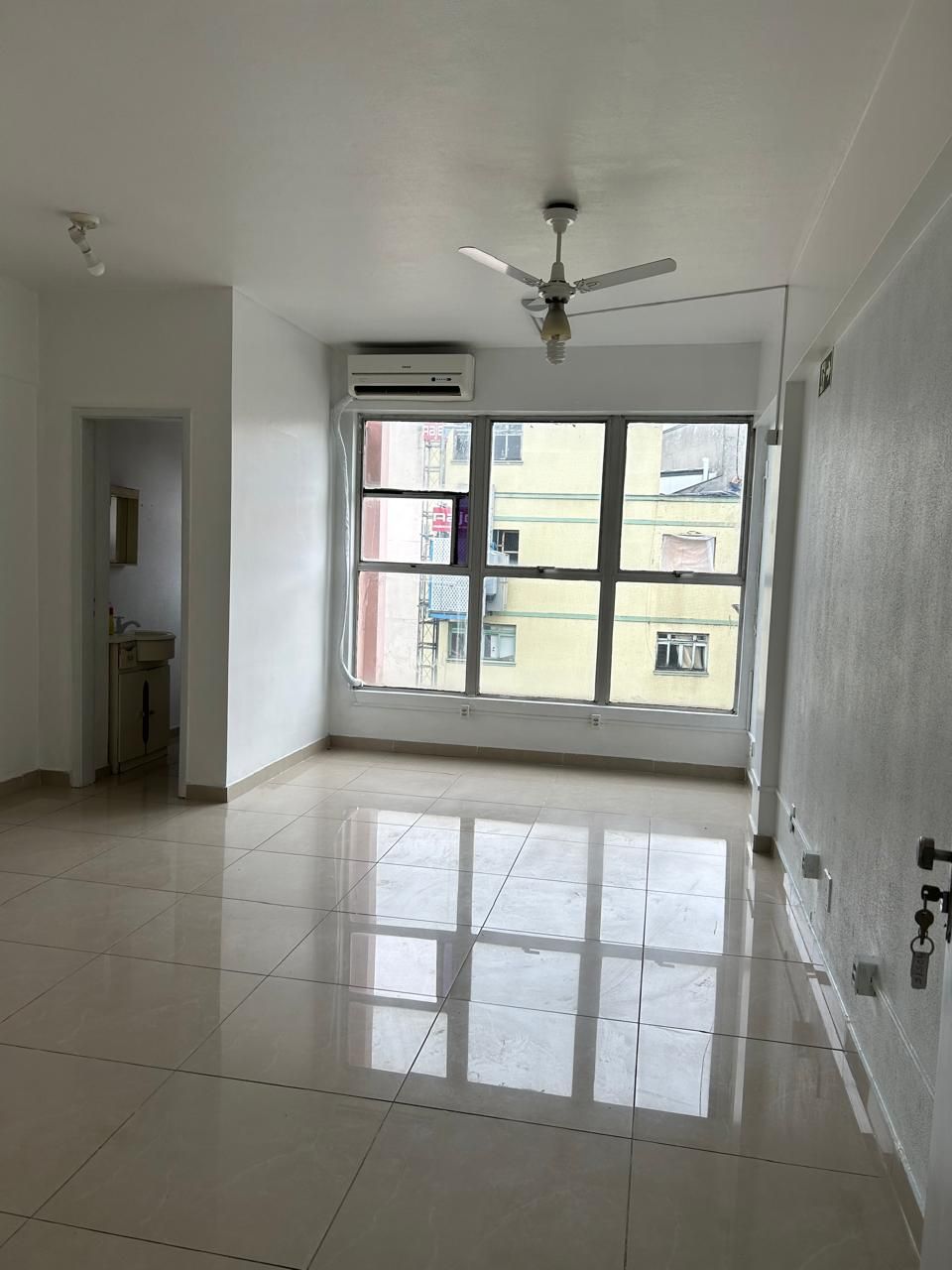 Sala Comercial para venda no bairro Cristo Redentor em Porto Alegre