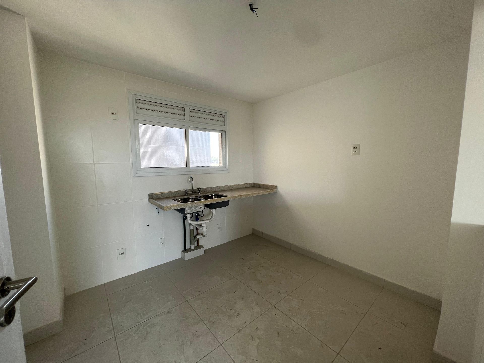 Apartamento 3 quartos sendo 1 suíte para venda no bairro Jardim do Salso em Porto Alegre